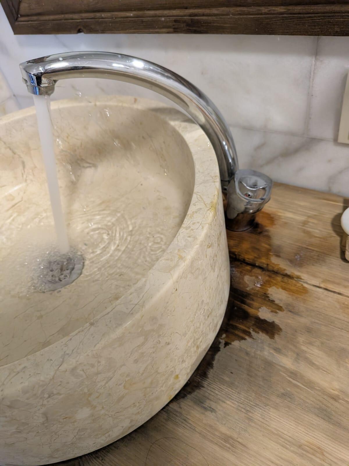Sink leaking water