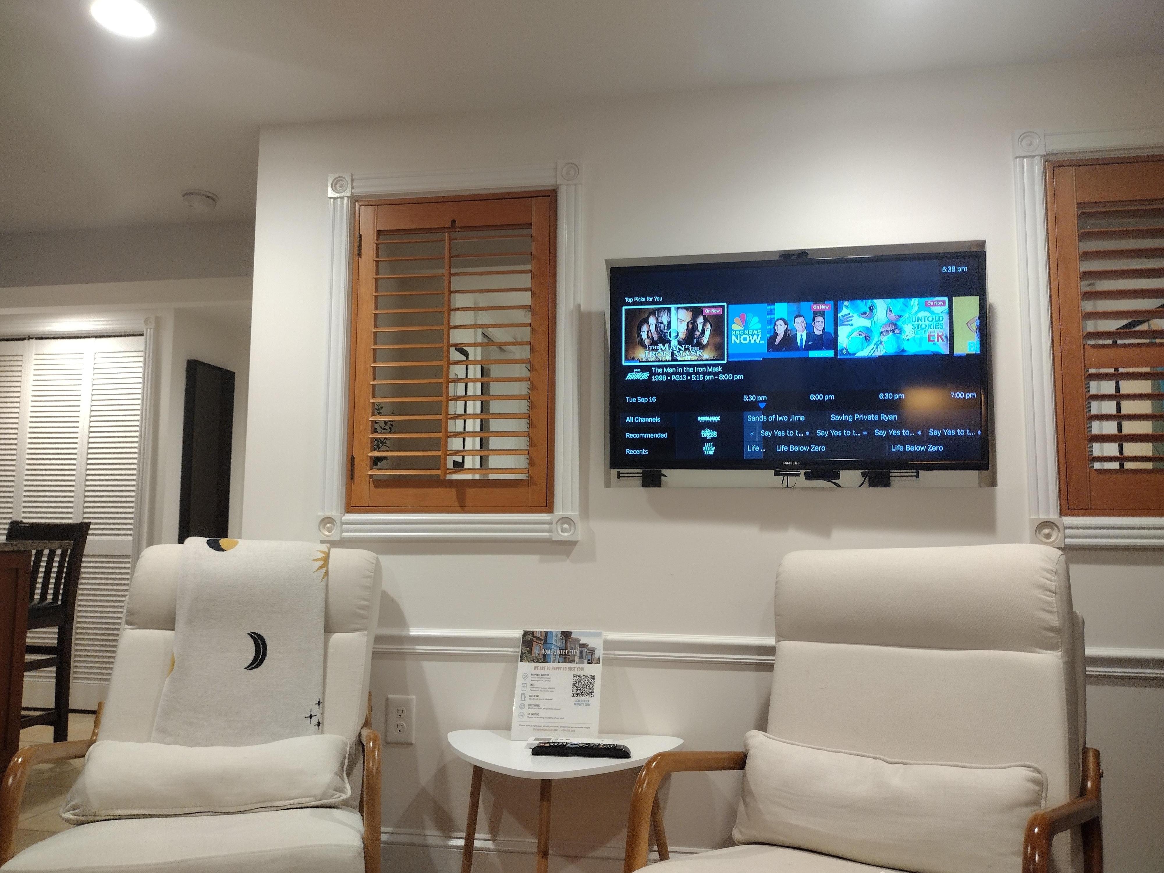 The tv swivels from living room view to bedroom view. It has Roku and you can sign into your streaming accounts