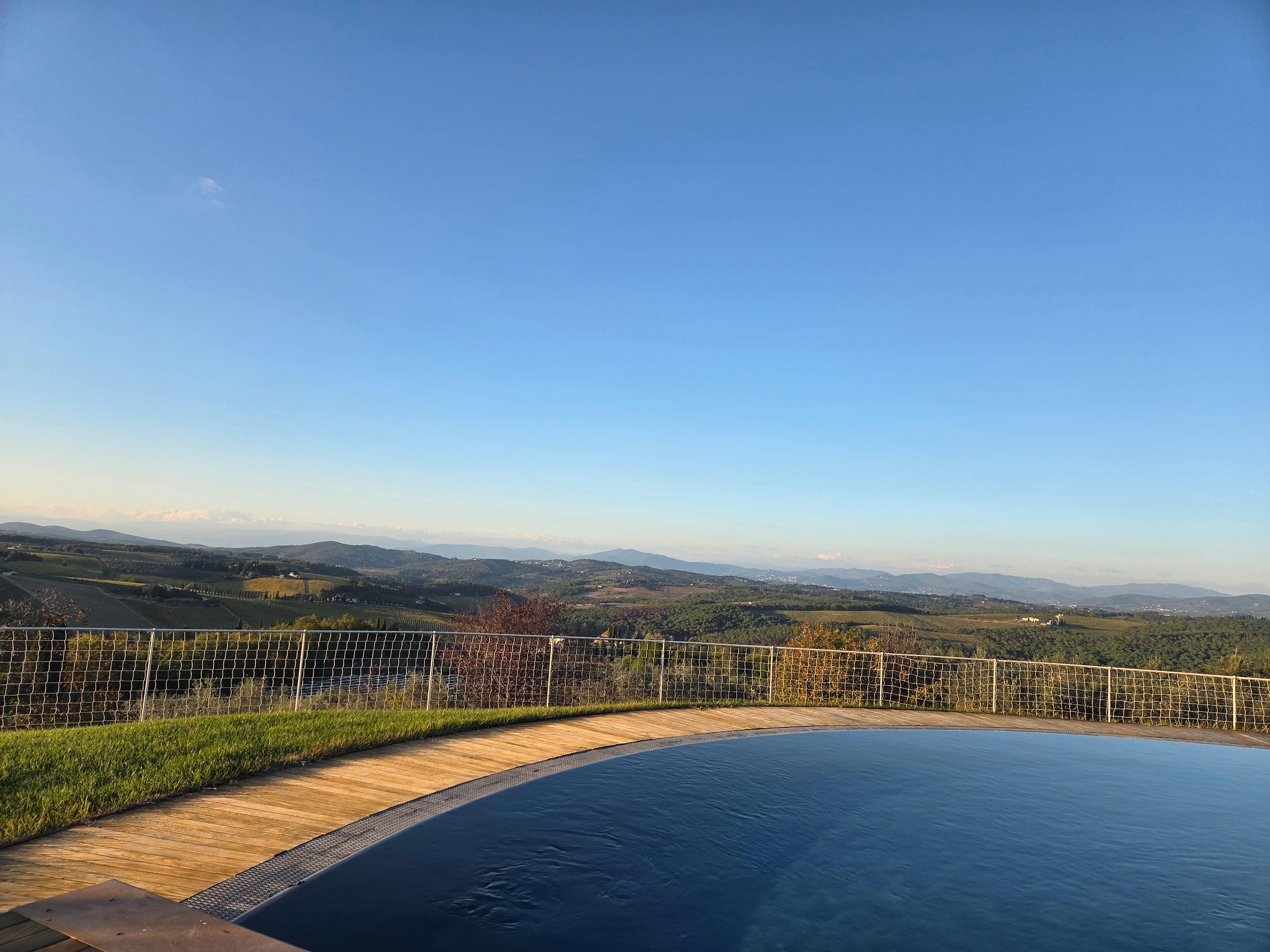 The evening sunset by the pool. 