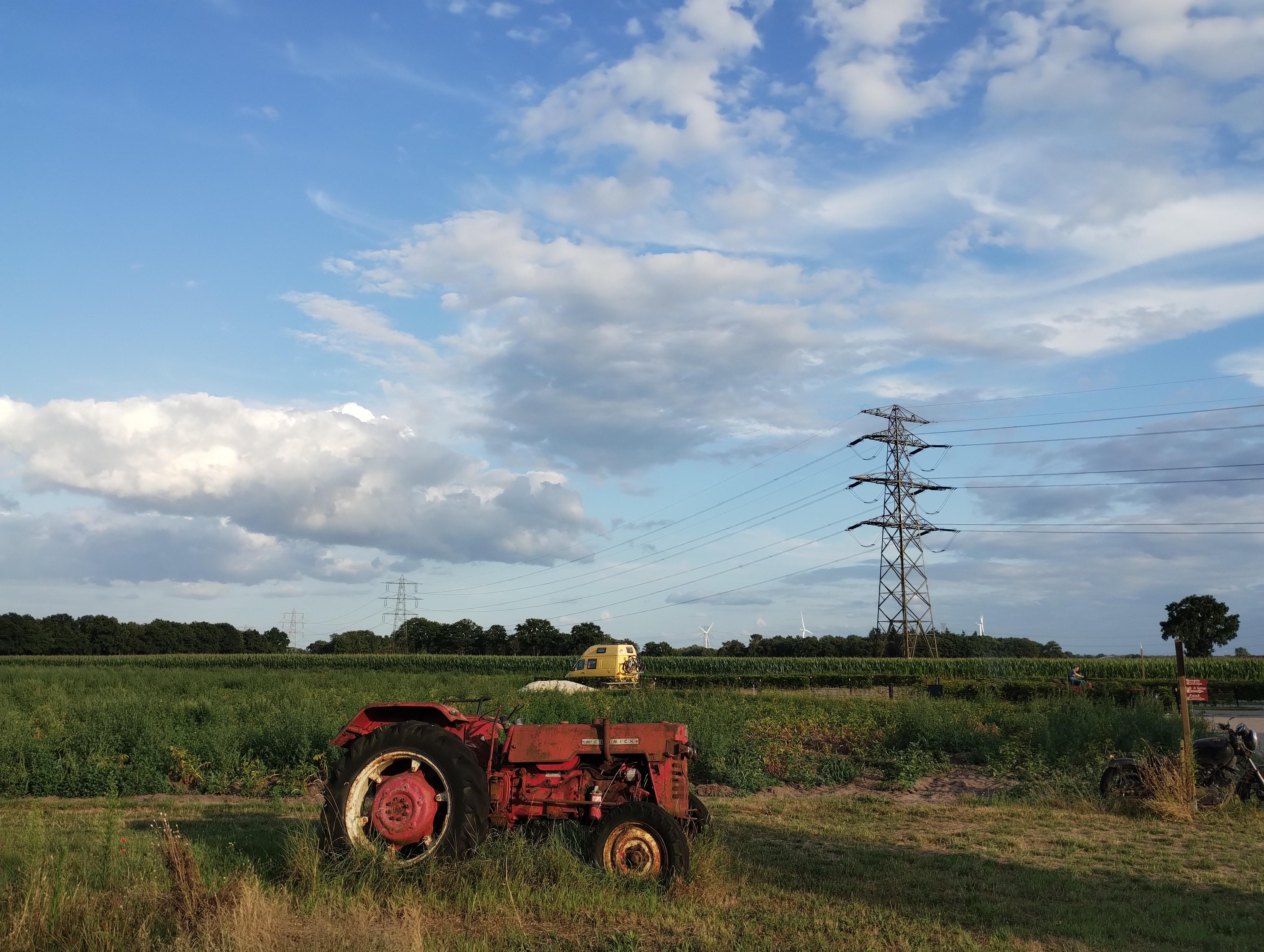 Views around Den Heijkant.