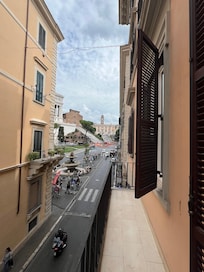 Utsikt från balkongen.