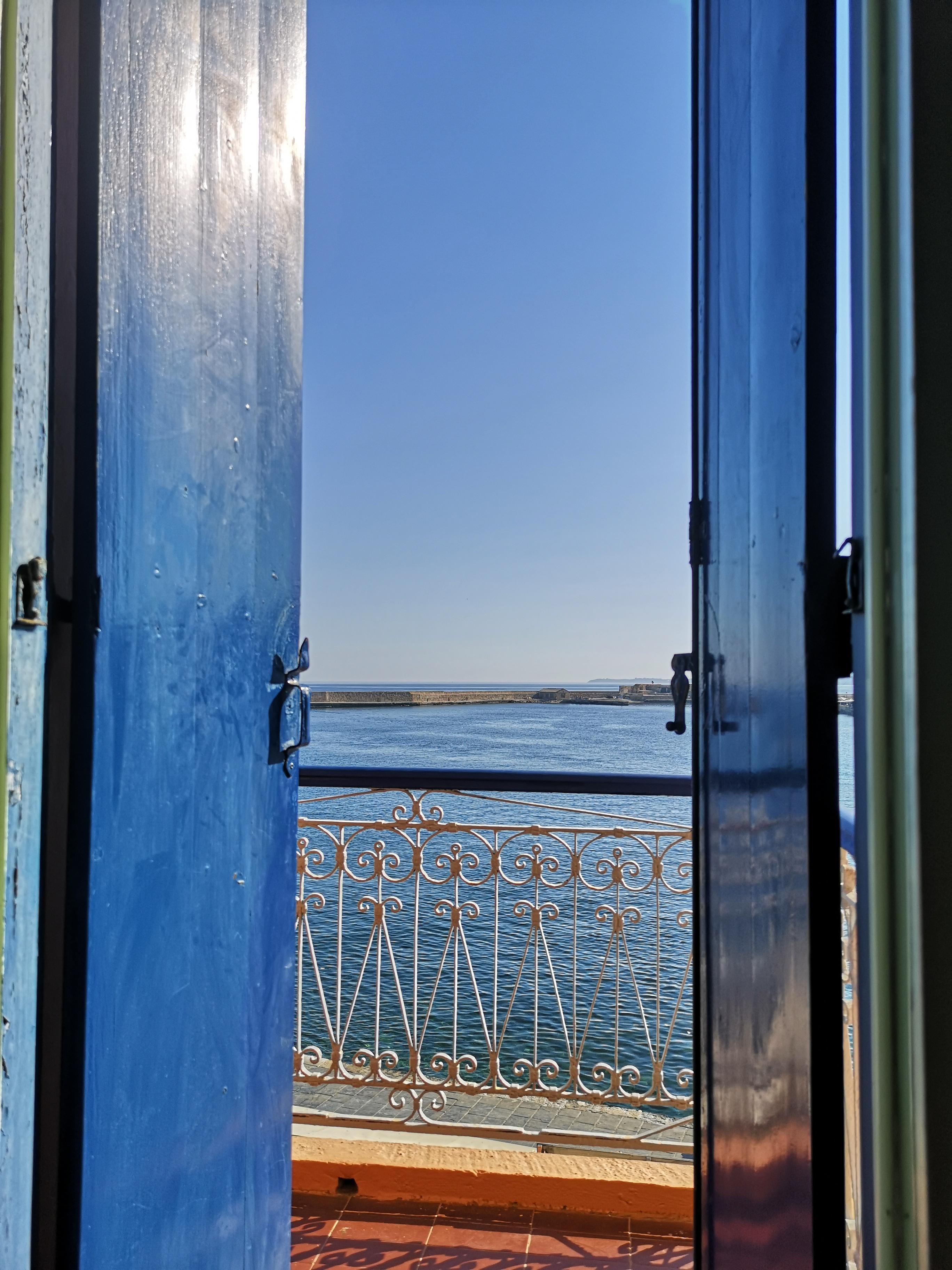 Entrance to balcony 