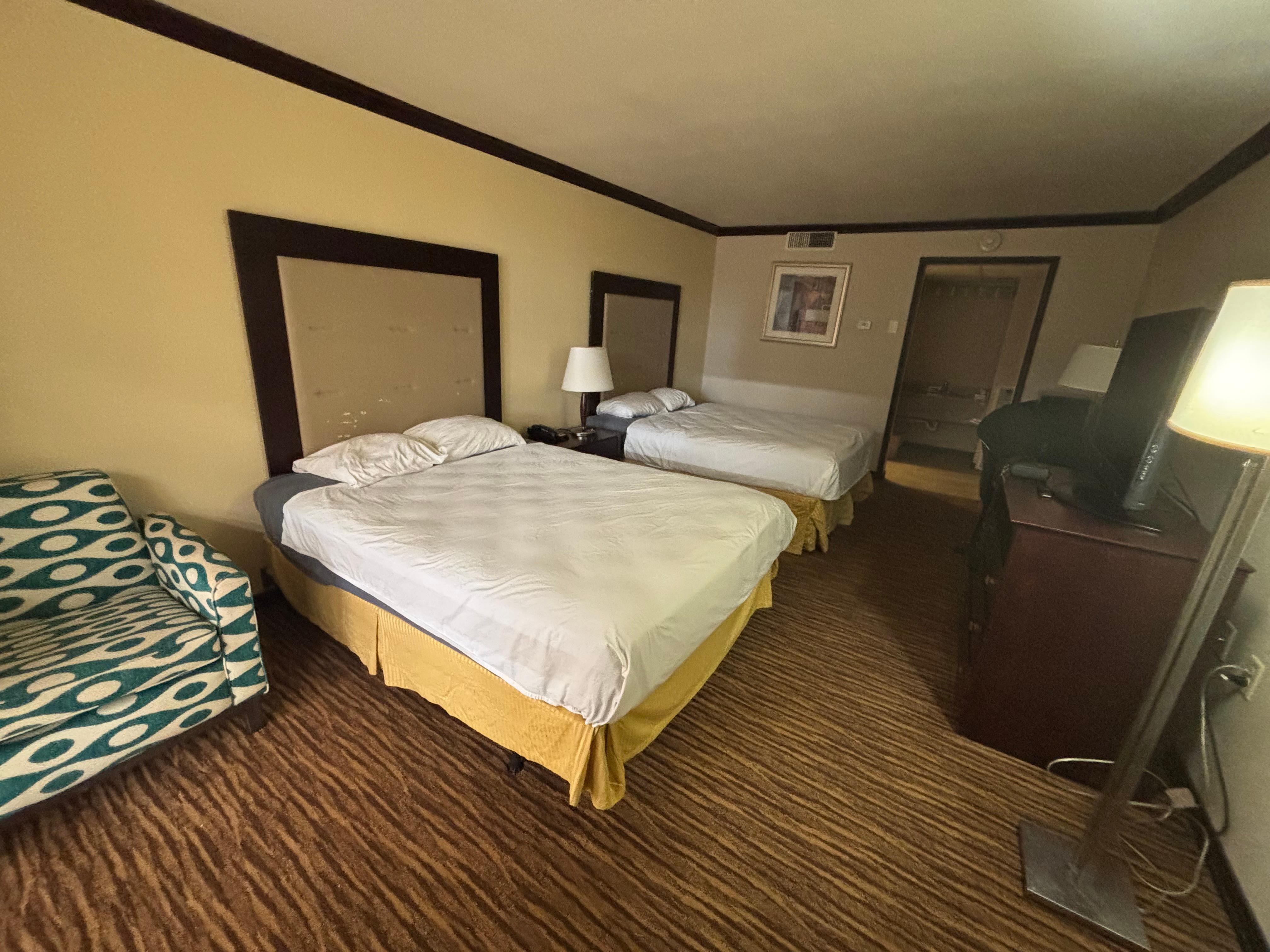 2 queen room