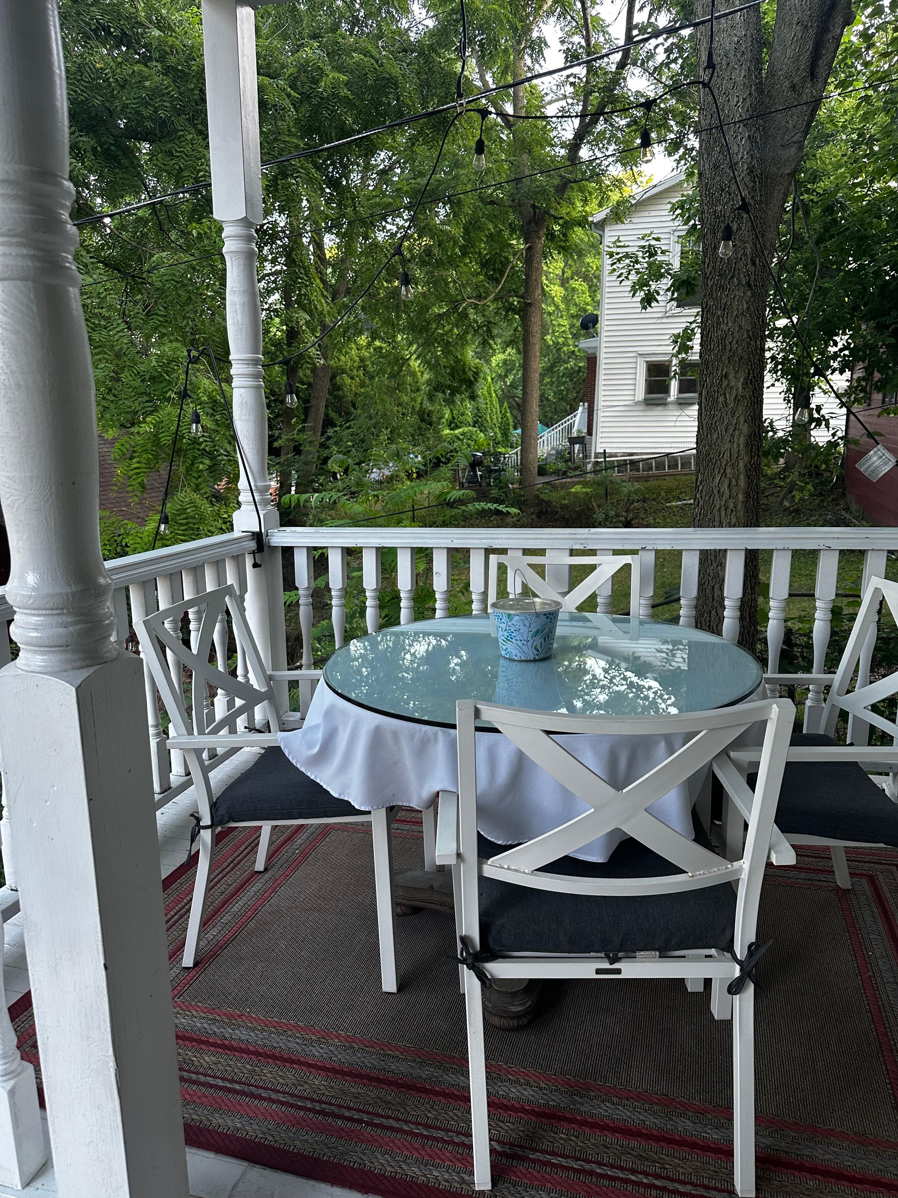 Porch dining 