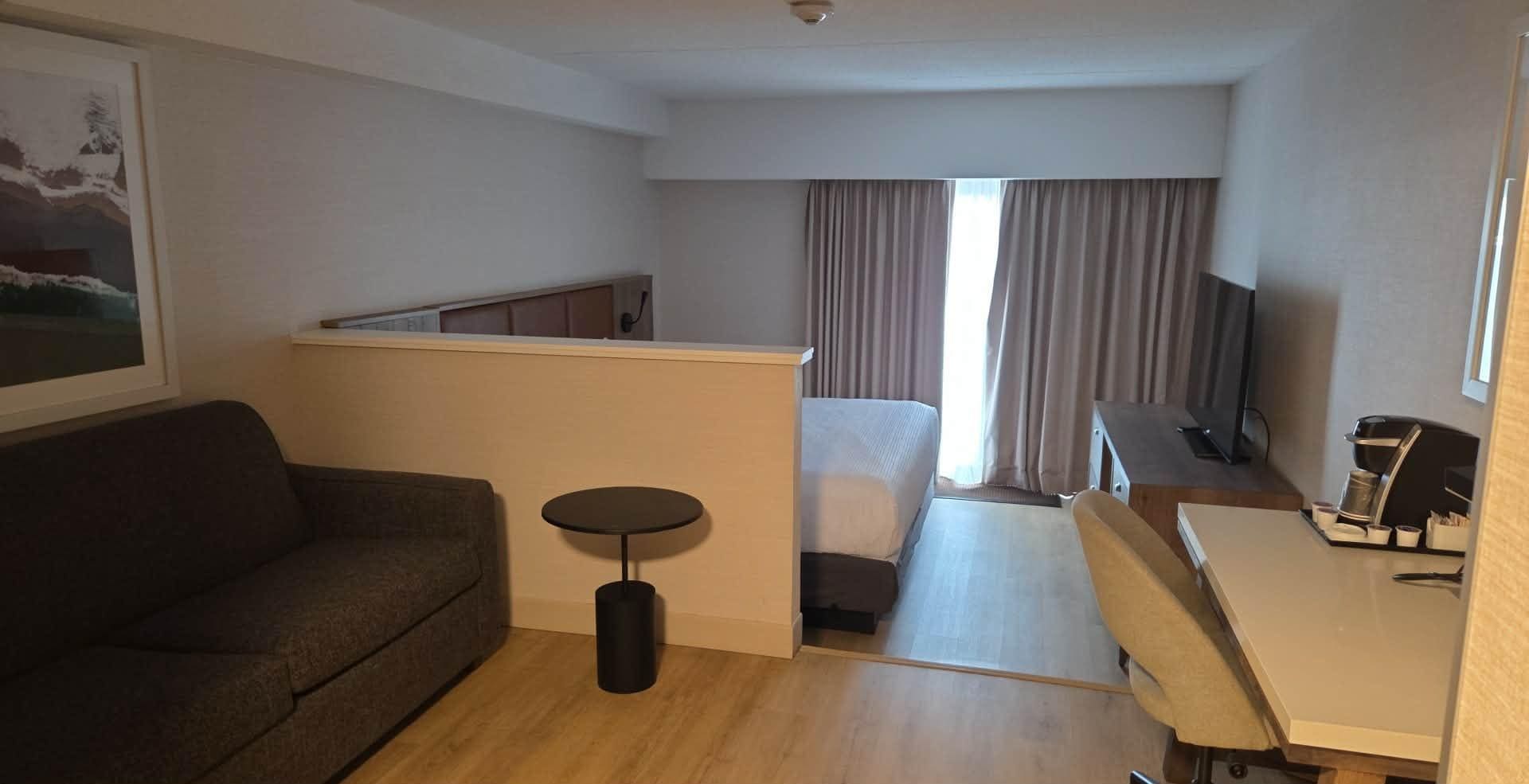 Room.was great. I would be scared to go up and down those stairs if the room was pitch black at night.