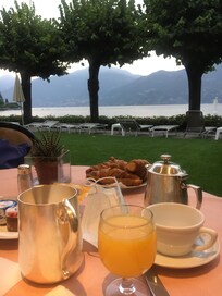 Udsigt fra morgenmadsstuen.