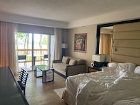 L’une des chambres, dans un style un peu vintage