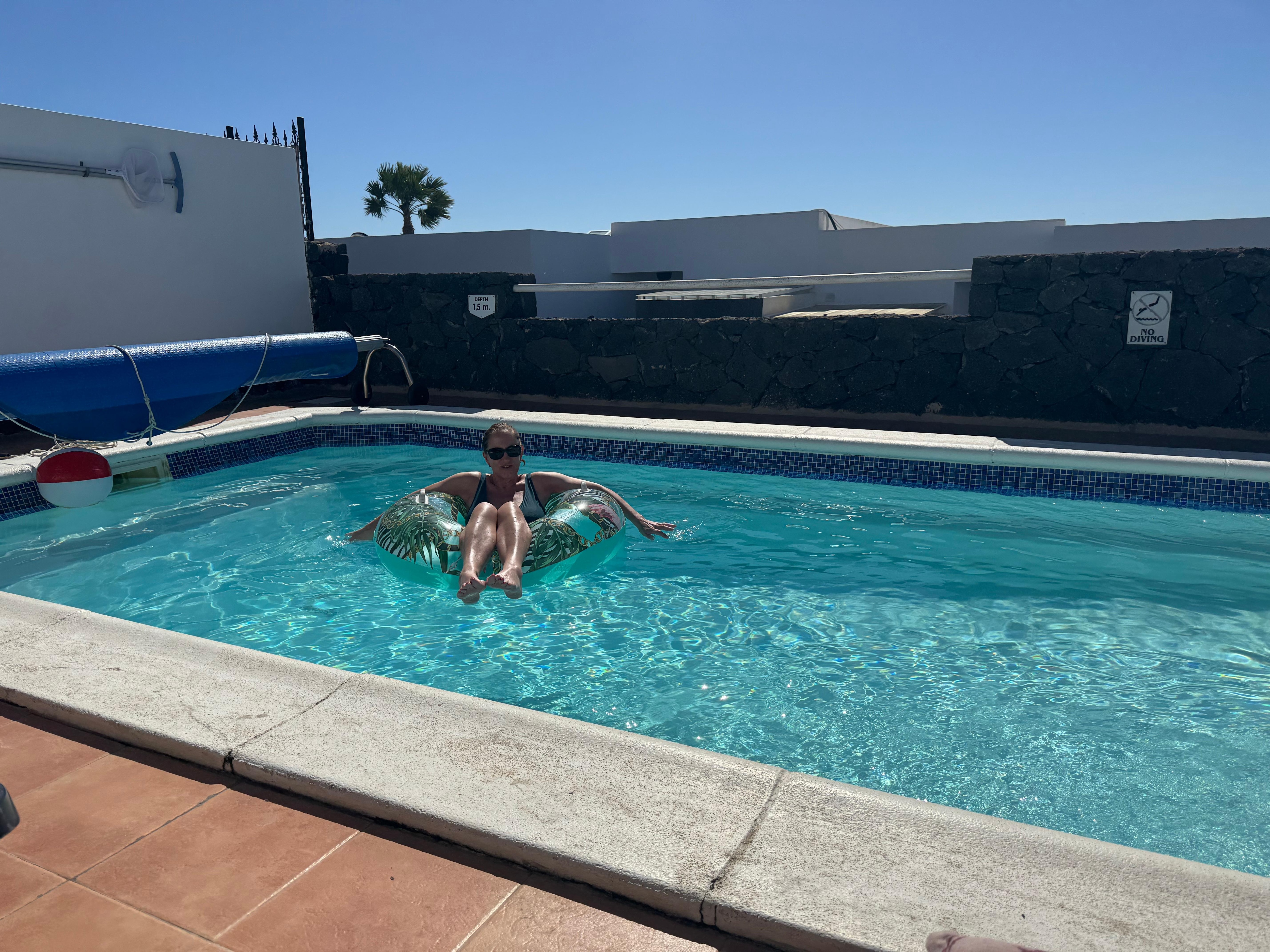 Lovely pool which is not overlooked. 