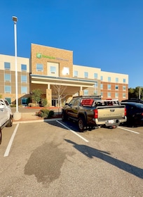 Parking lot Hotel.