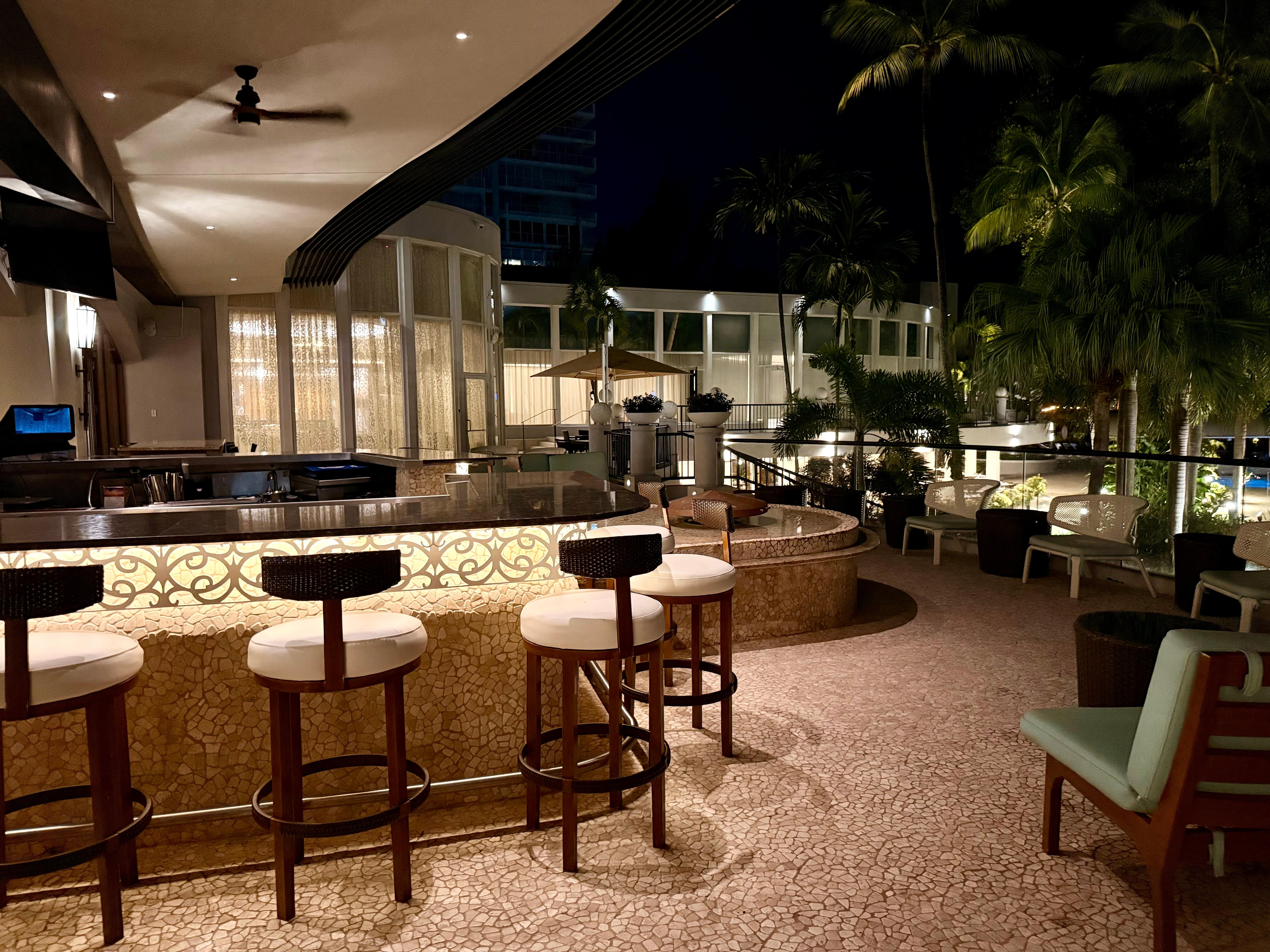 Well-appointed and relaxing outdoor bar. 