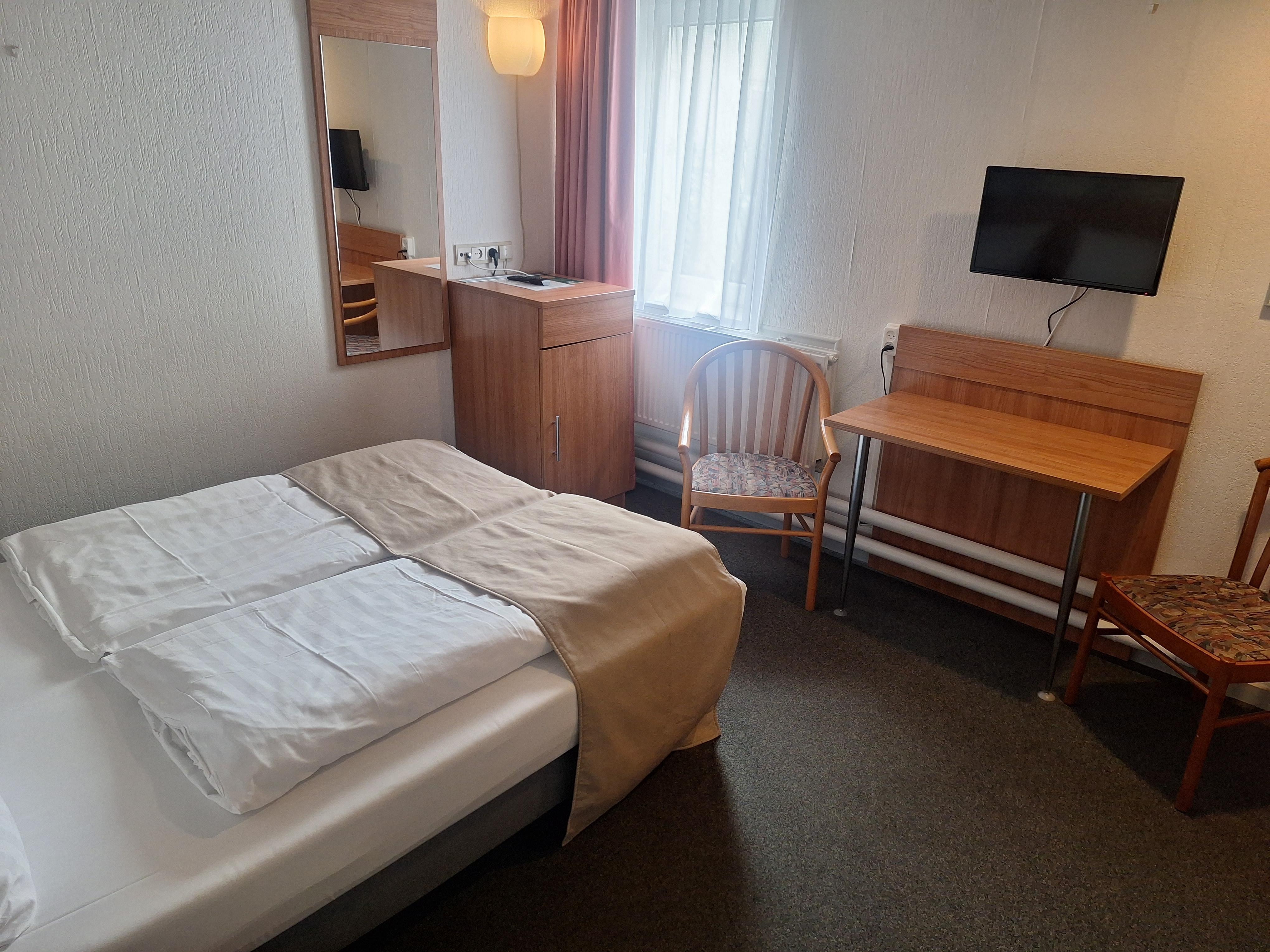 Room is spacious 