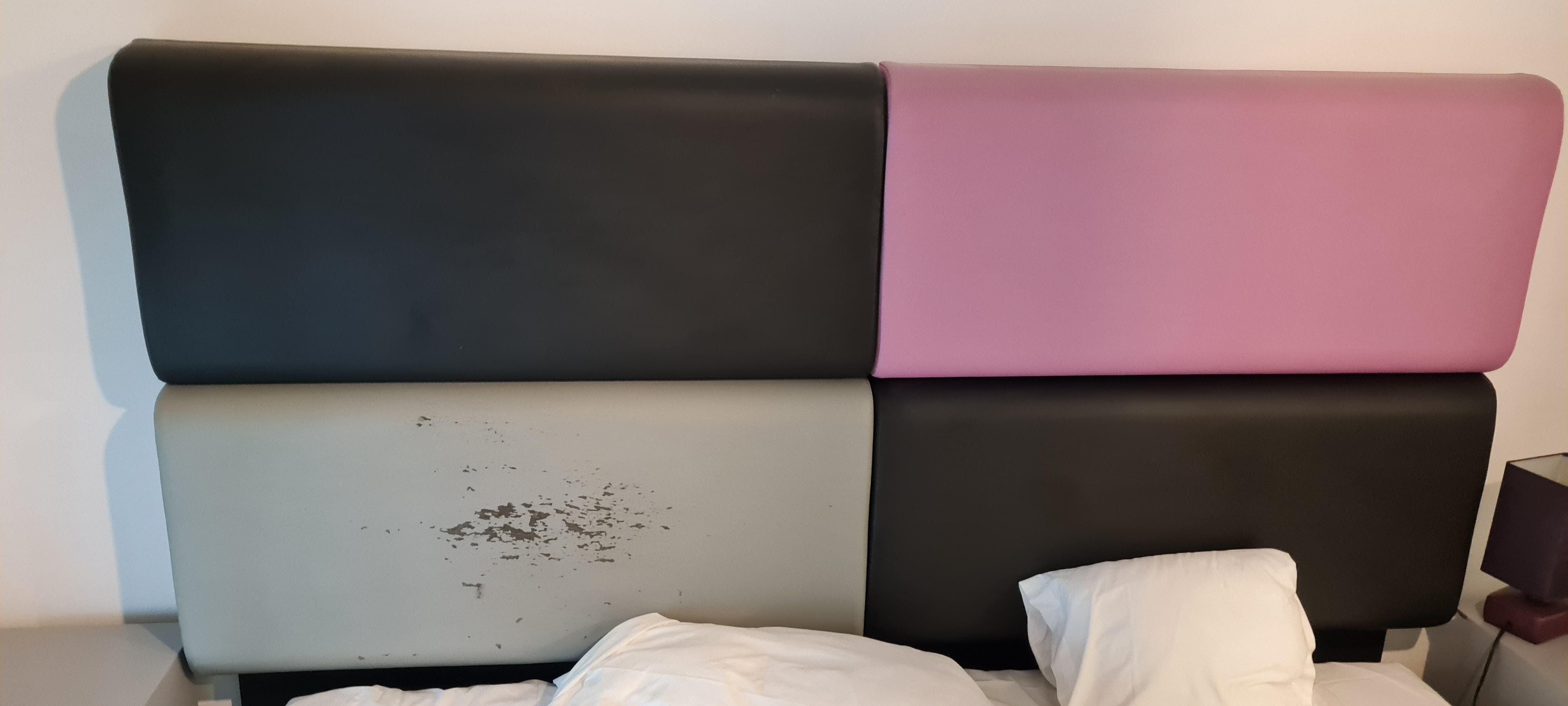 Testata del letto rovinata