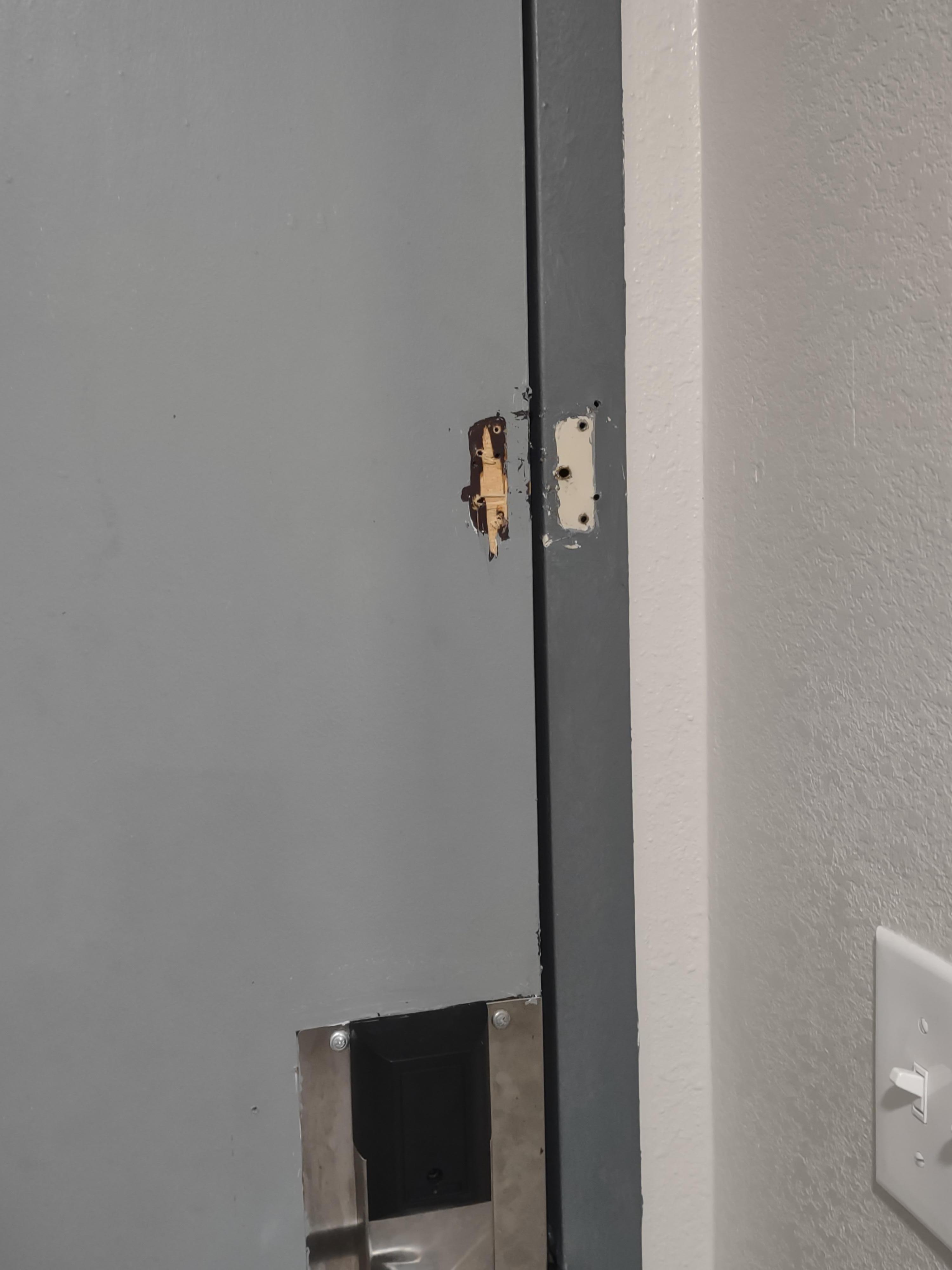 Safety latch on door missing