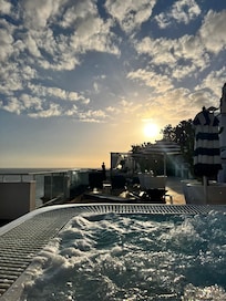 Communal hot tub