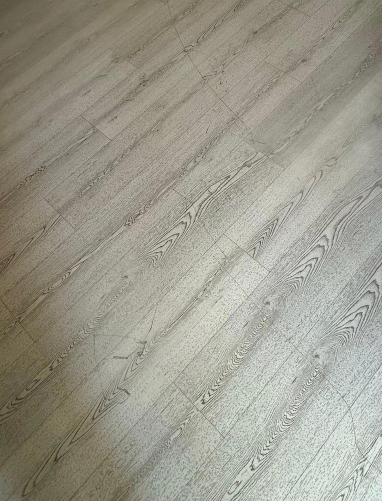 Floor in the room, very dirty. 