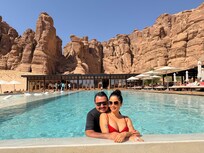 El área de la alberca es ideal para relajarse.