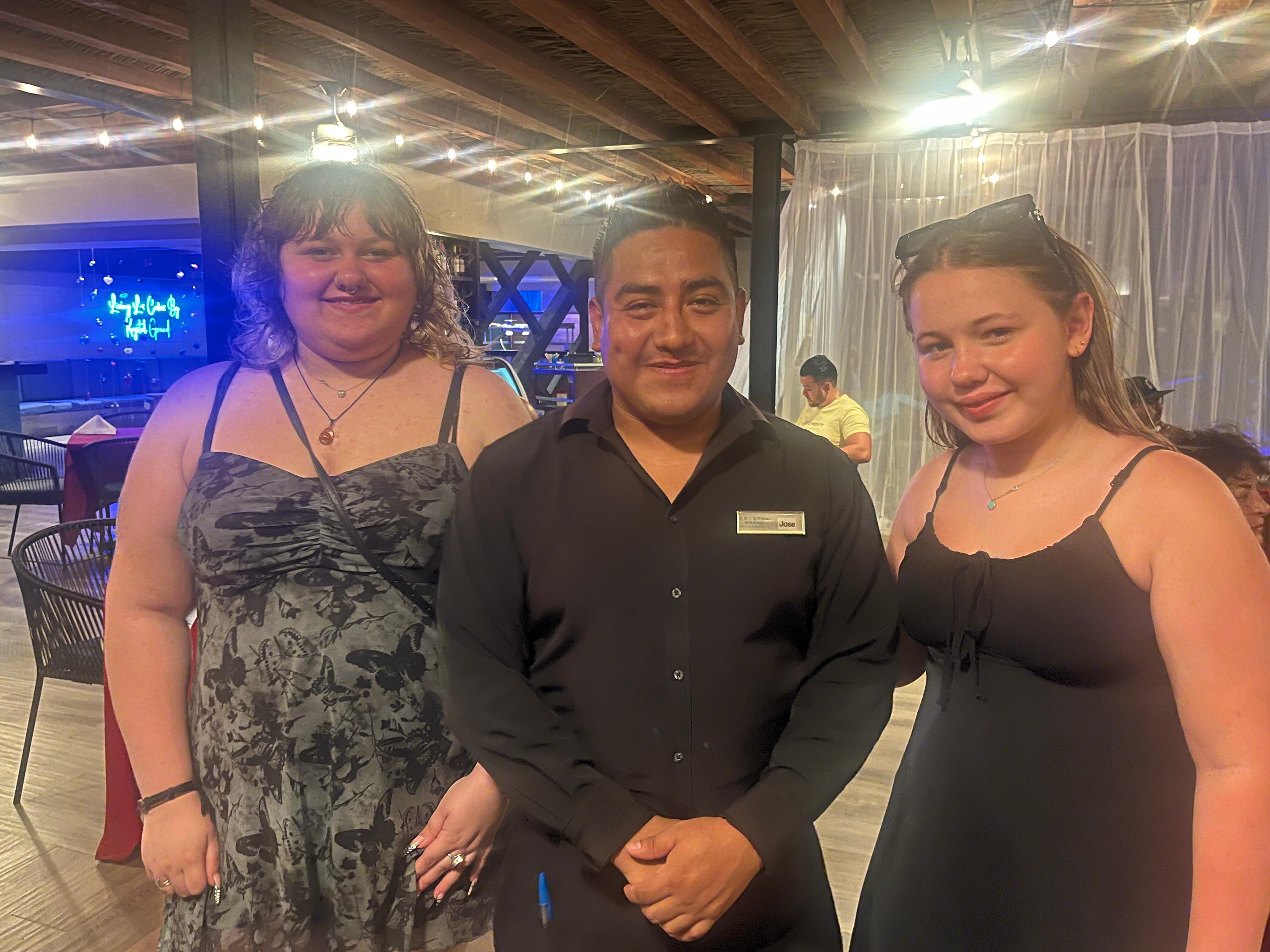 José at the Italian restaurant ! Made sure our meals were always perfect and went the extra distance to make our experience memorable. 