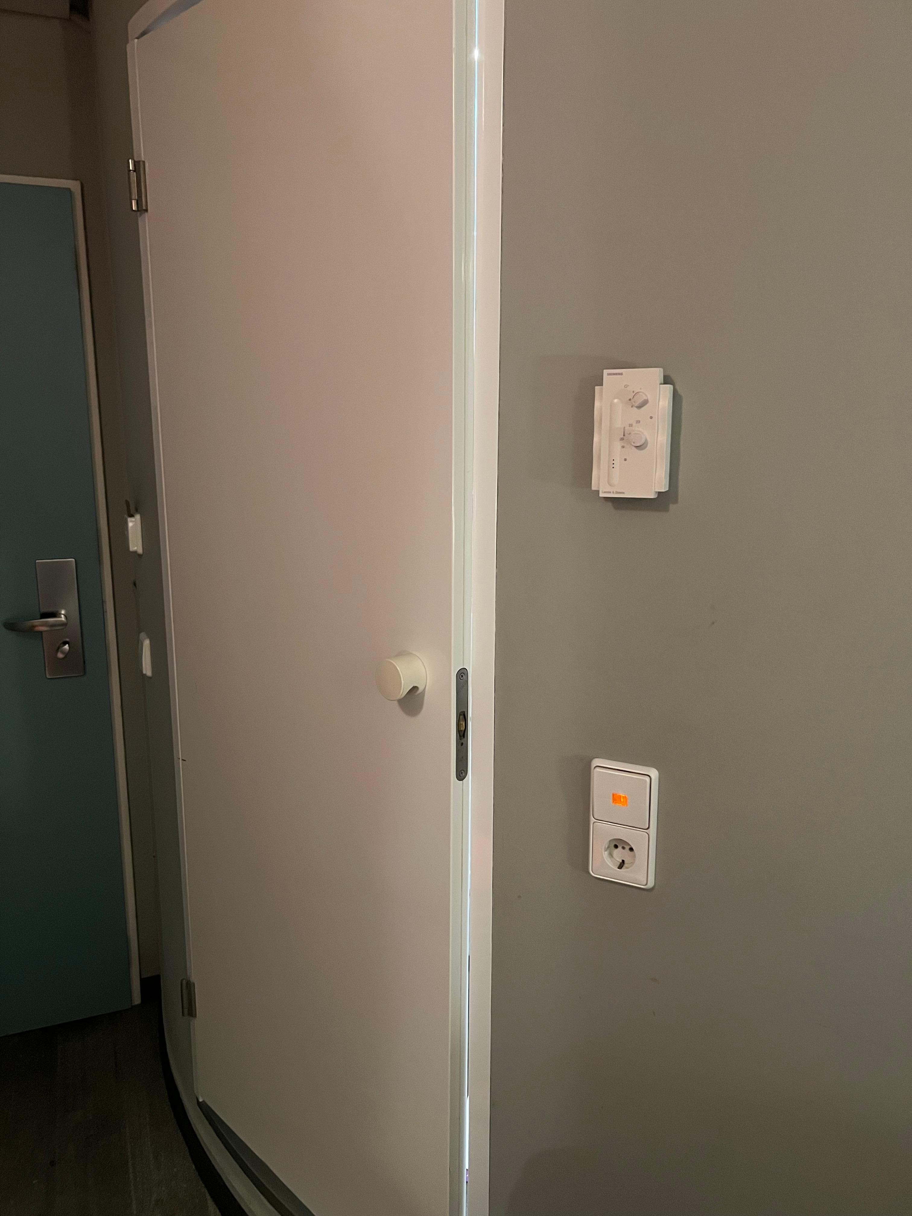 Bathroom door can’t close