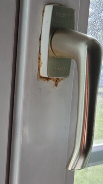 alle FensterknÀufe sahen so aus