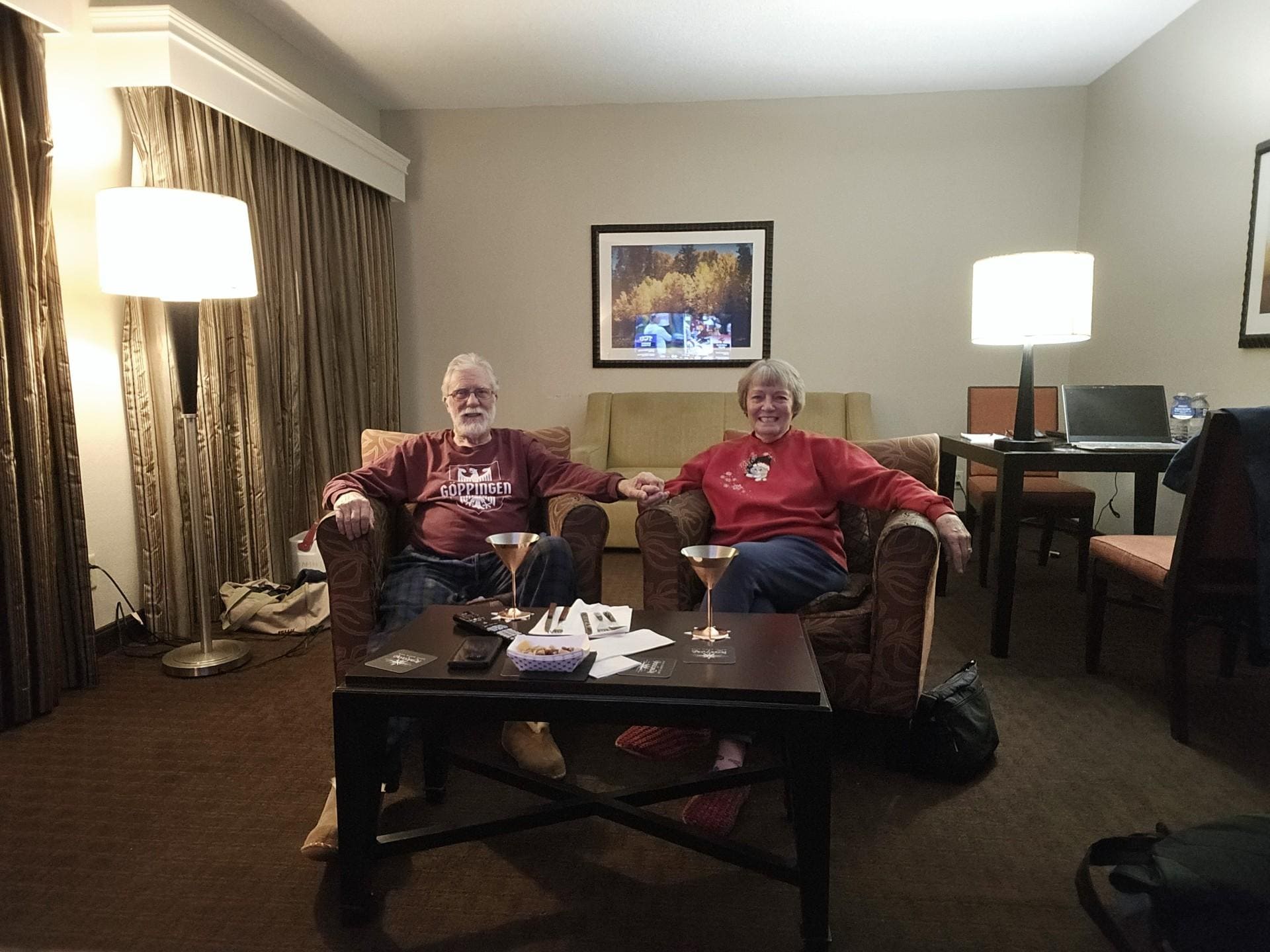 Living room in room 208