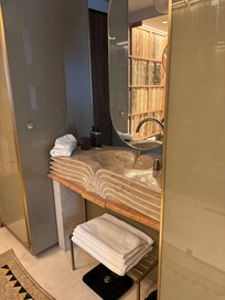 Cool bathroom
