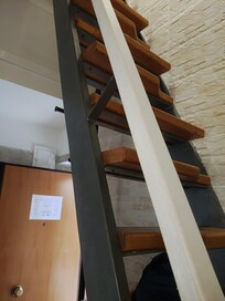 vista escalera de abajo a arriba