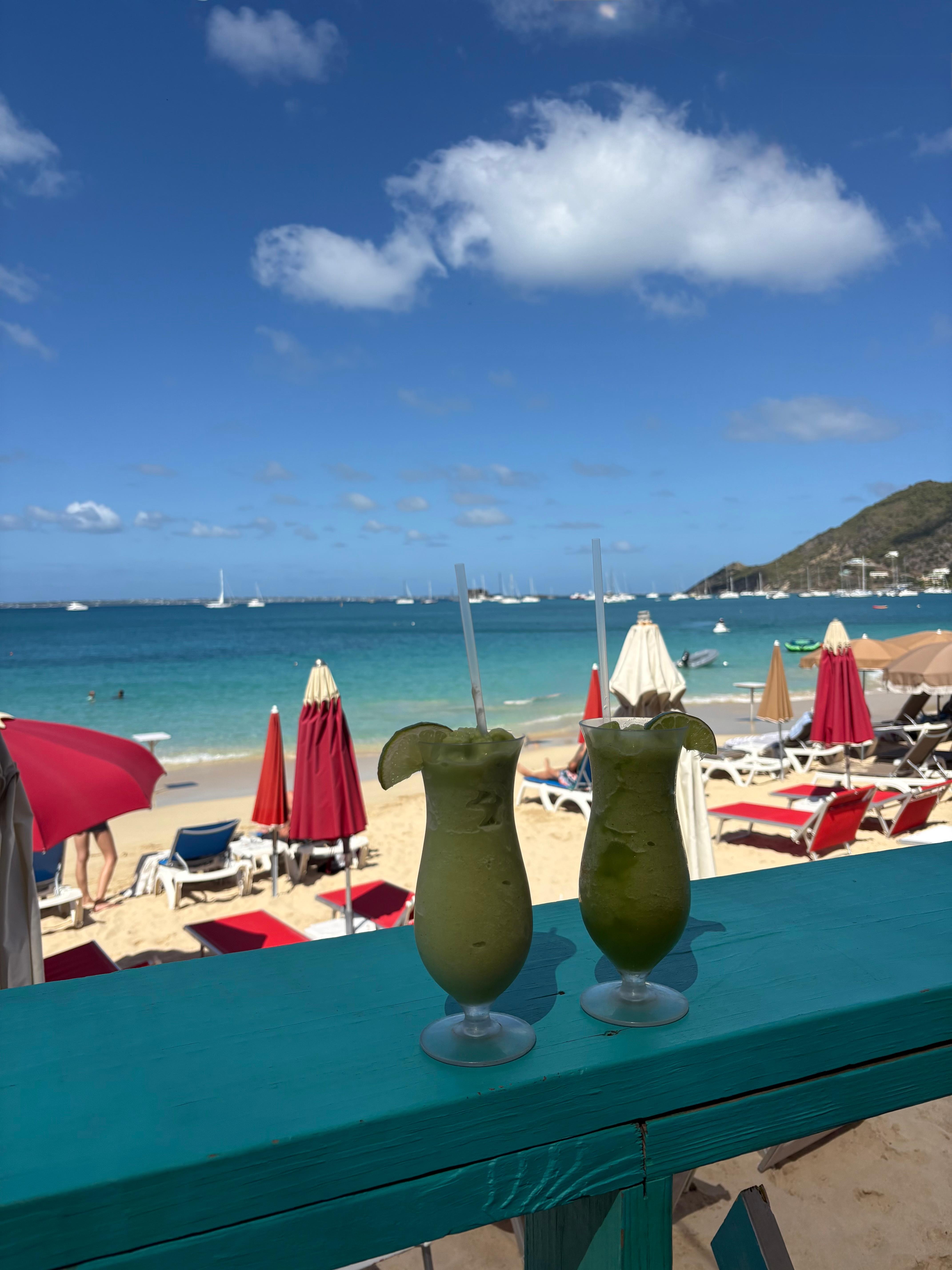 Restaurant walking distance on the beach 