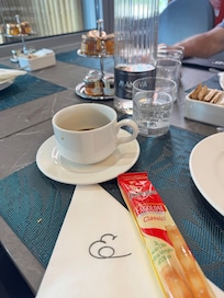 Breakfast dining