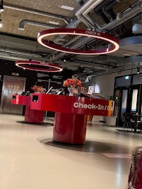 @ 3am no receptionist