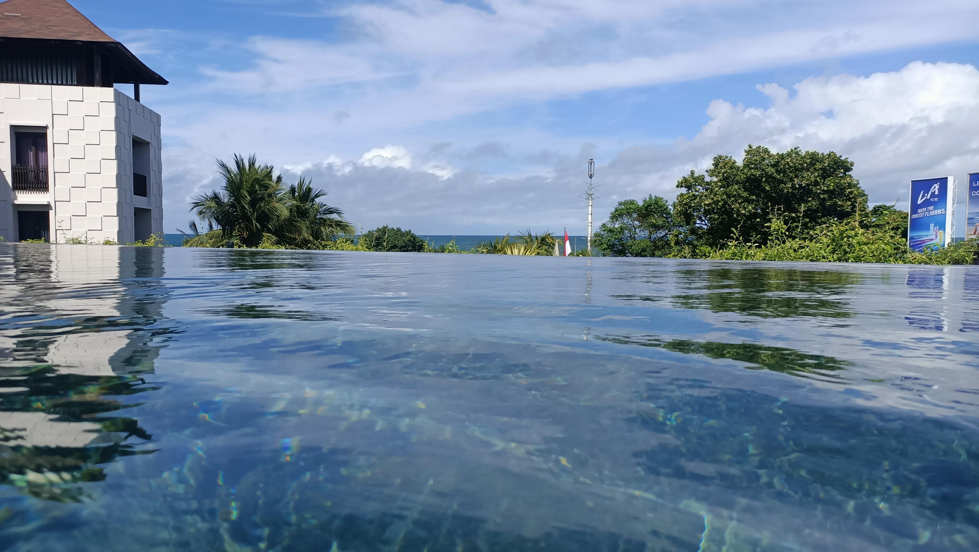 Infinity pool 