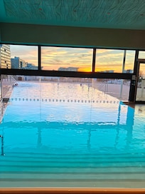 In and out pool (28°)