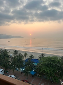 Sun rise over the bay