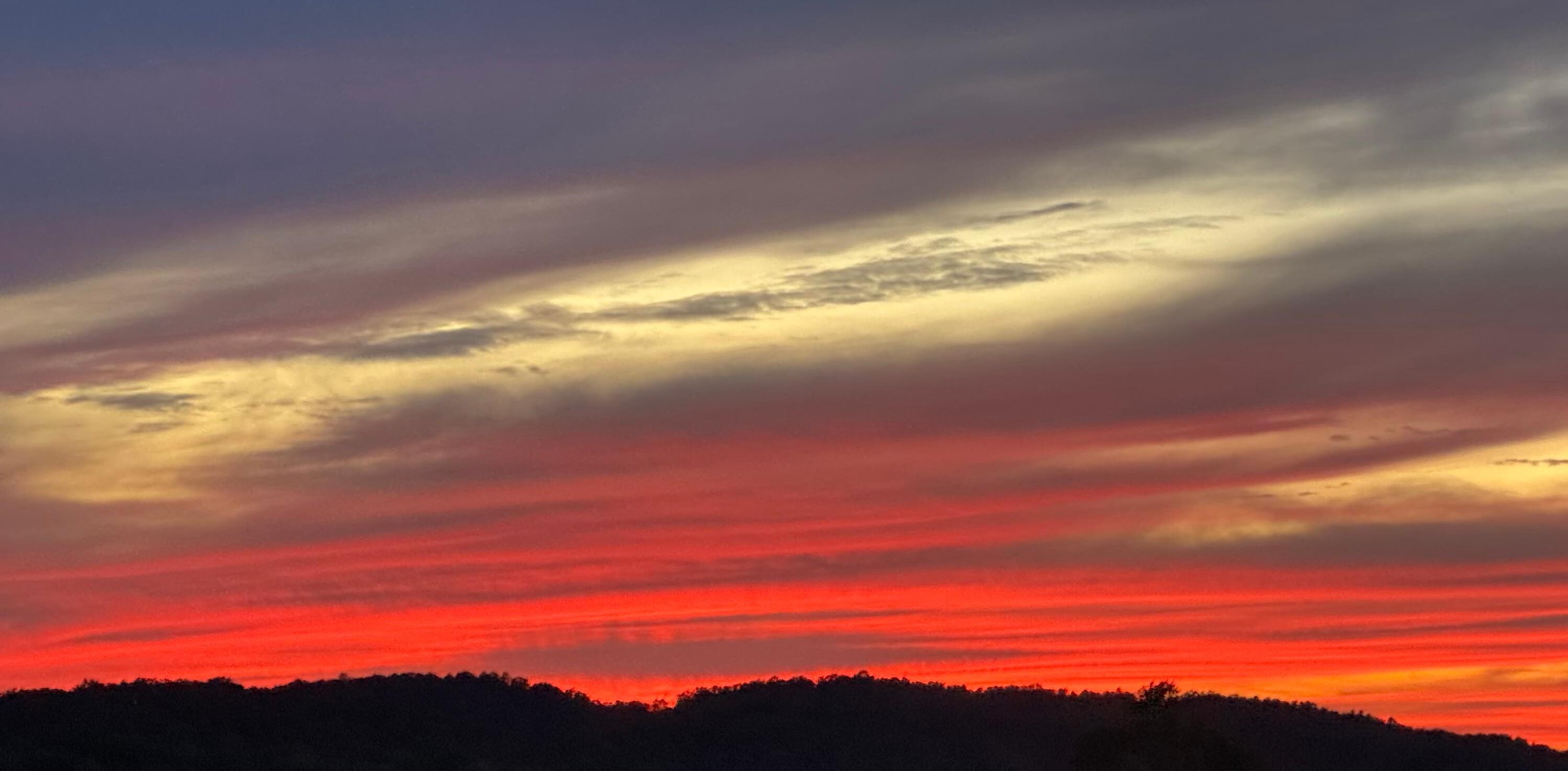 Magnificent sunset seen in the neighborhood 