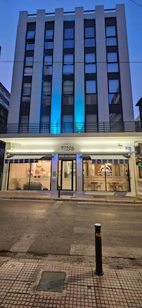 Tins Hotel City