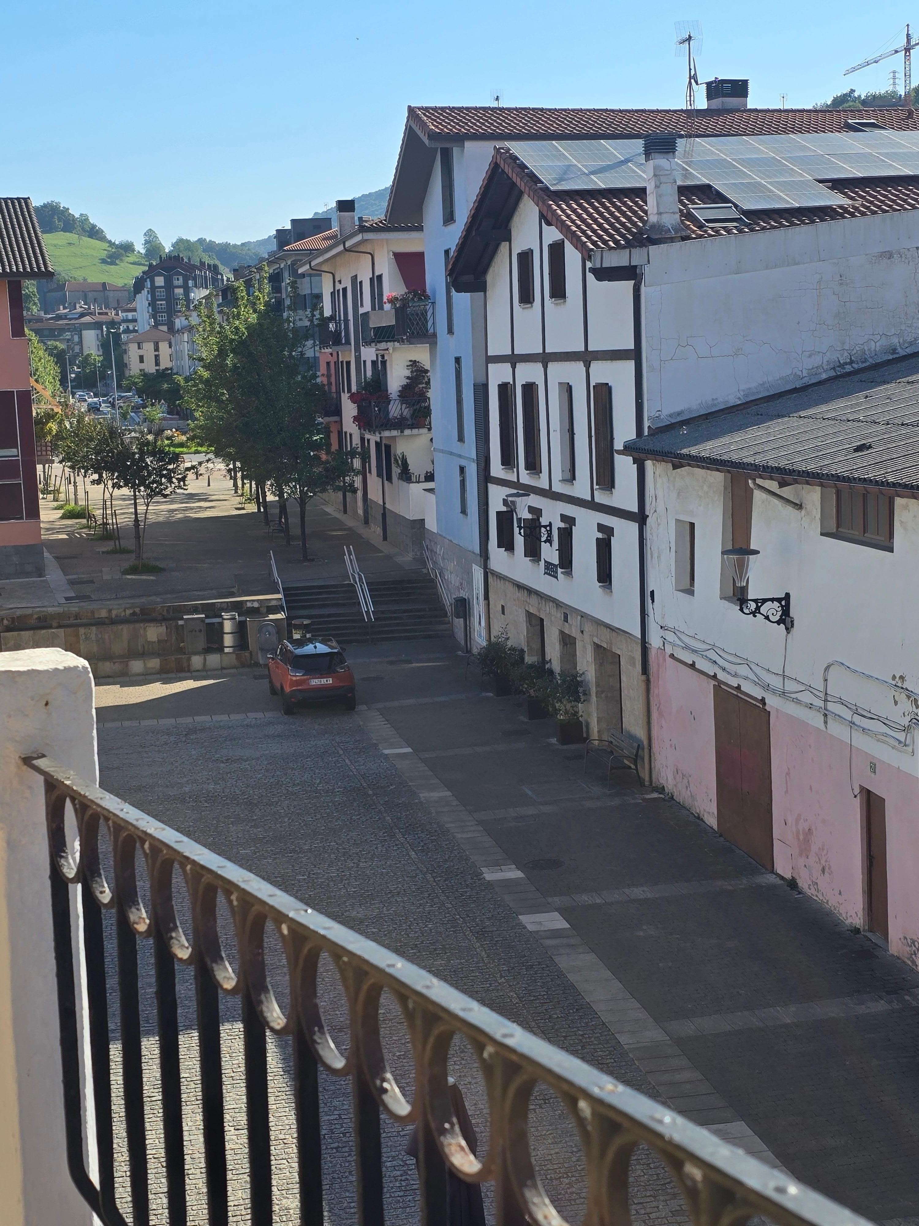Blick vom Balkon (links)