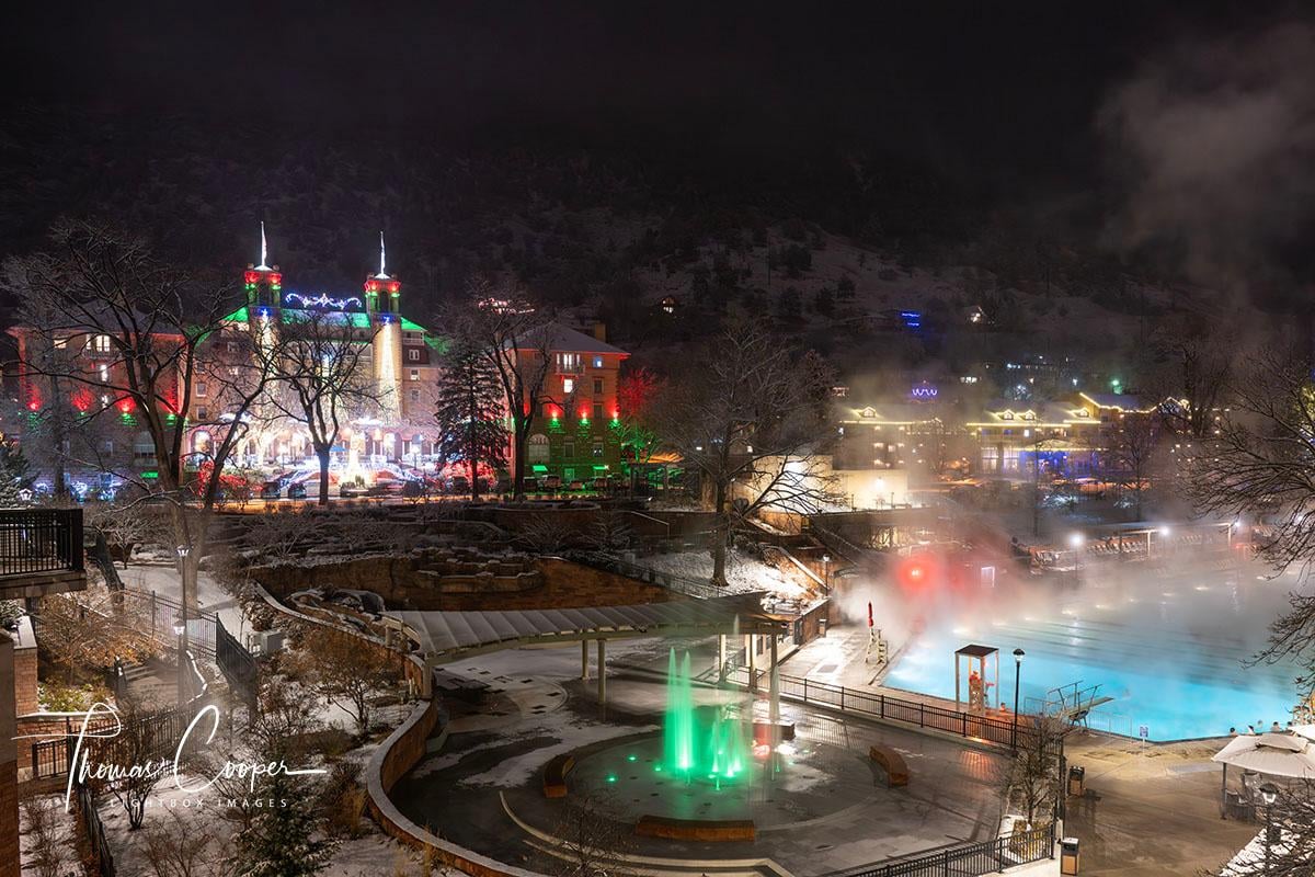 Shot of the hot springs with Hotel Colorado in the background. 