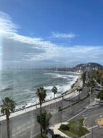 Daytime, surf’s up