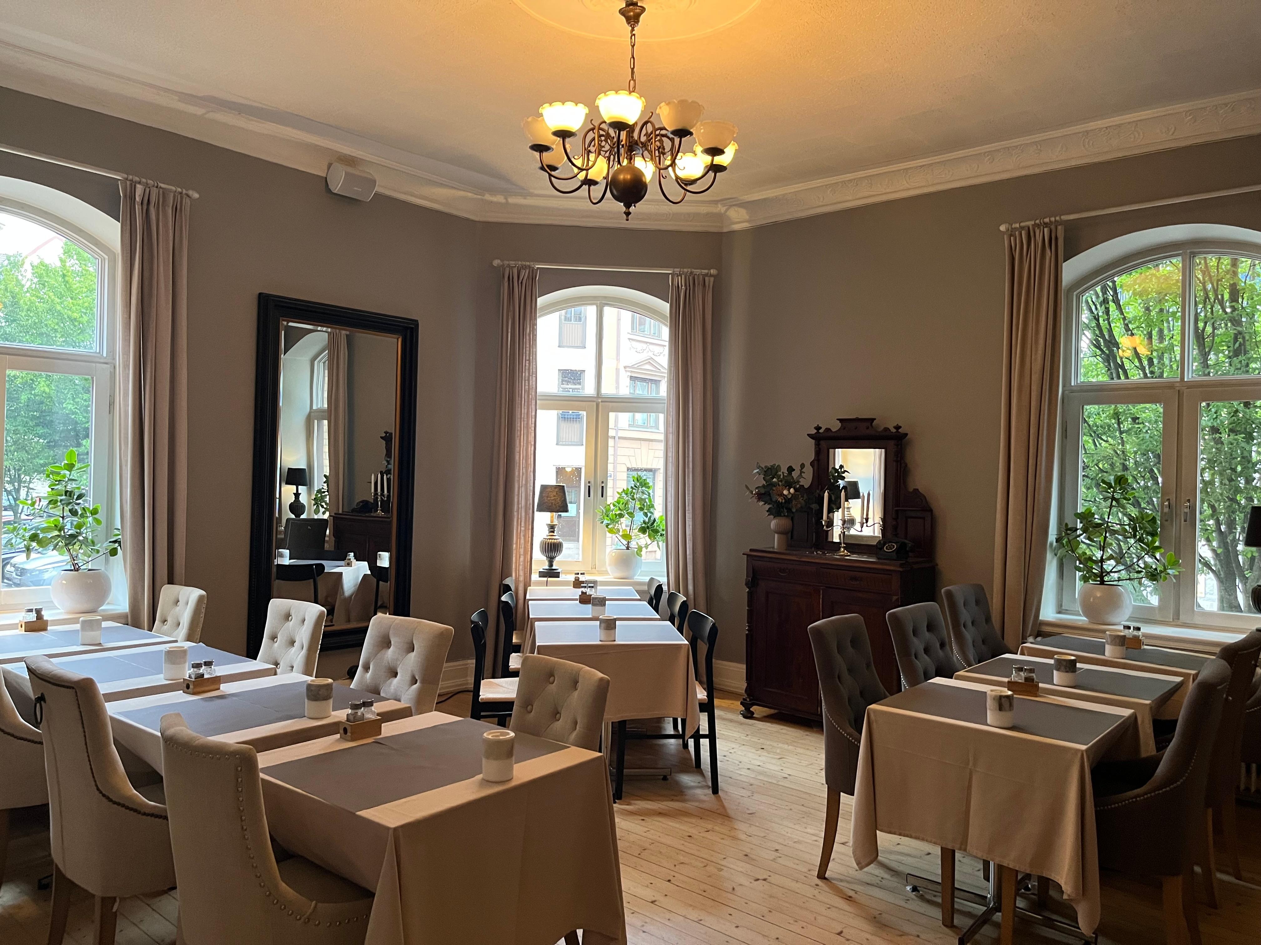 Breakfast room