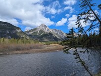 A short walk to the river