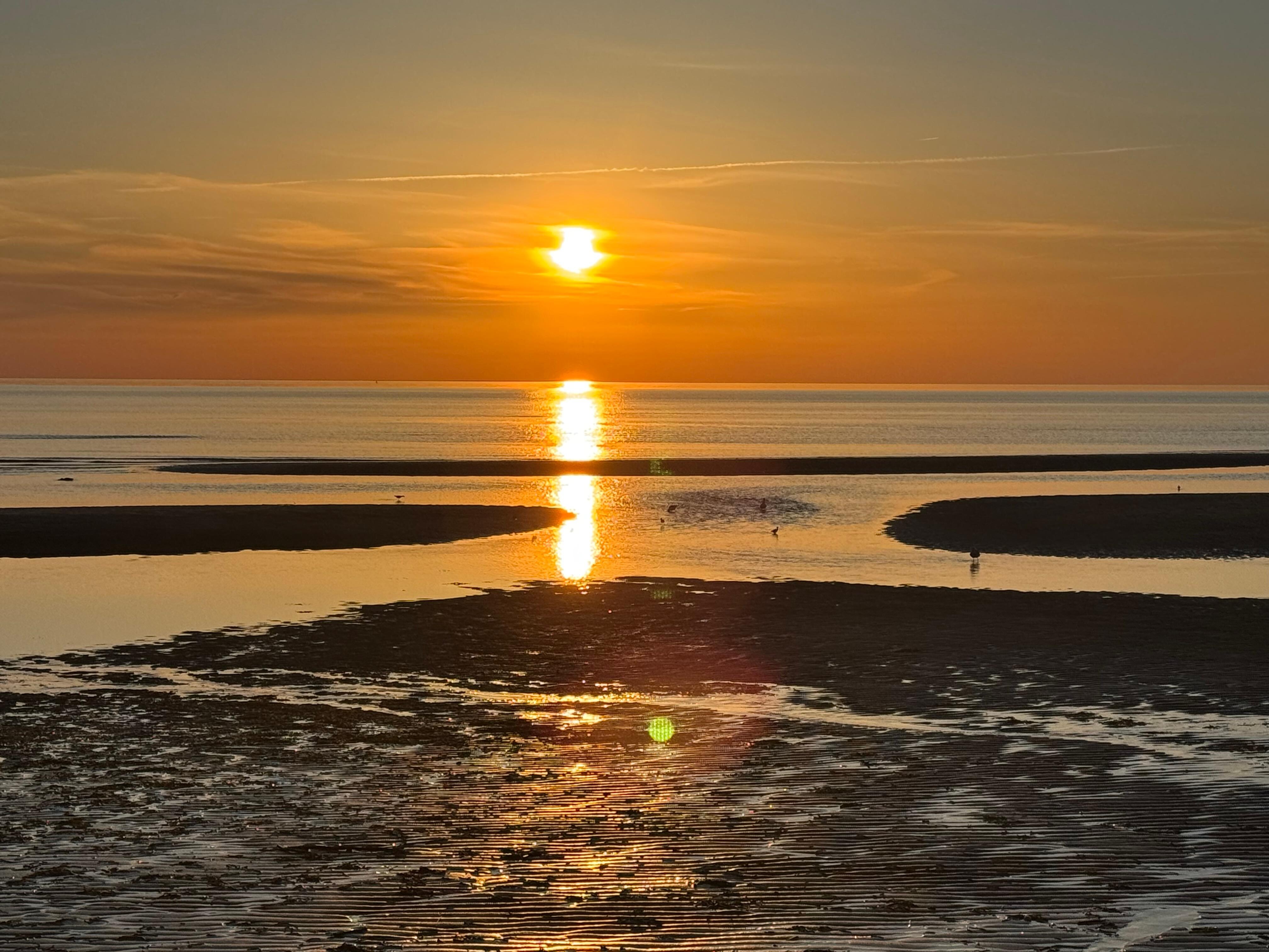 Beautiful sunsets the beach is maybe a 10 min easy walk