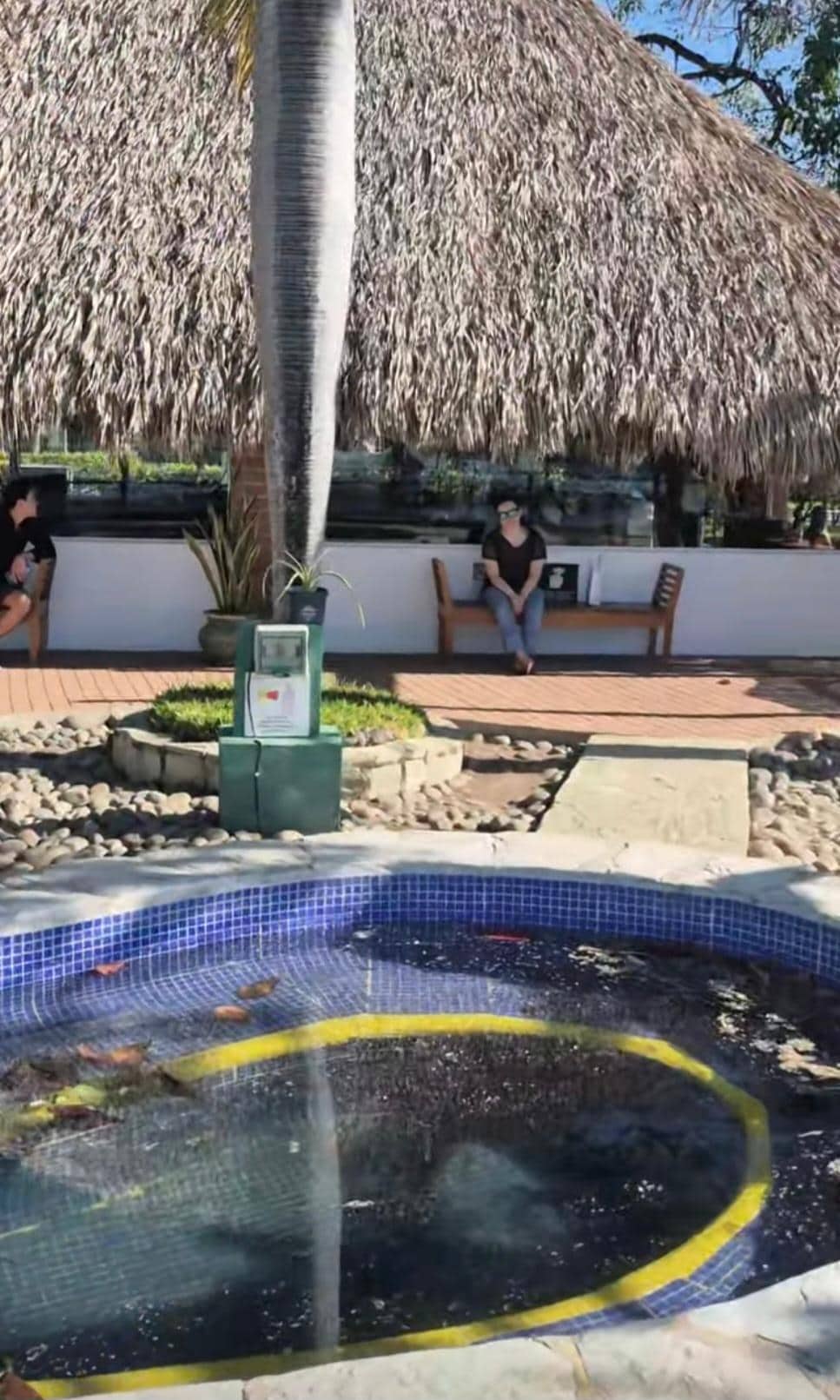 Ya tienen 1 semanas nos dijeron con el pobre Jacuzze sucio y deshabliitado!!!