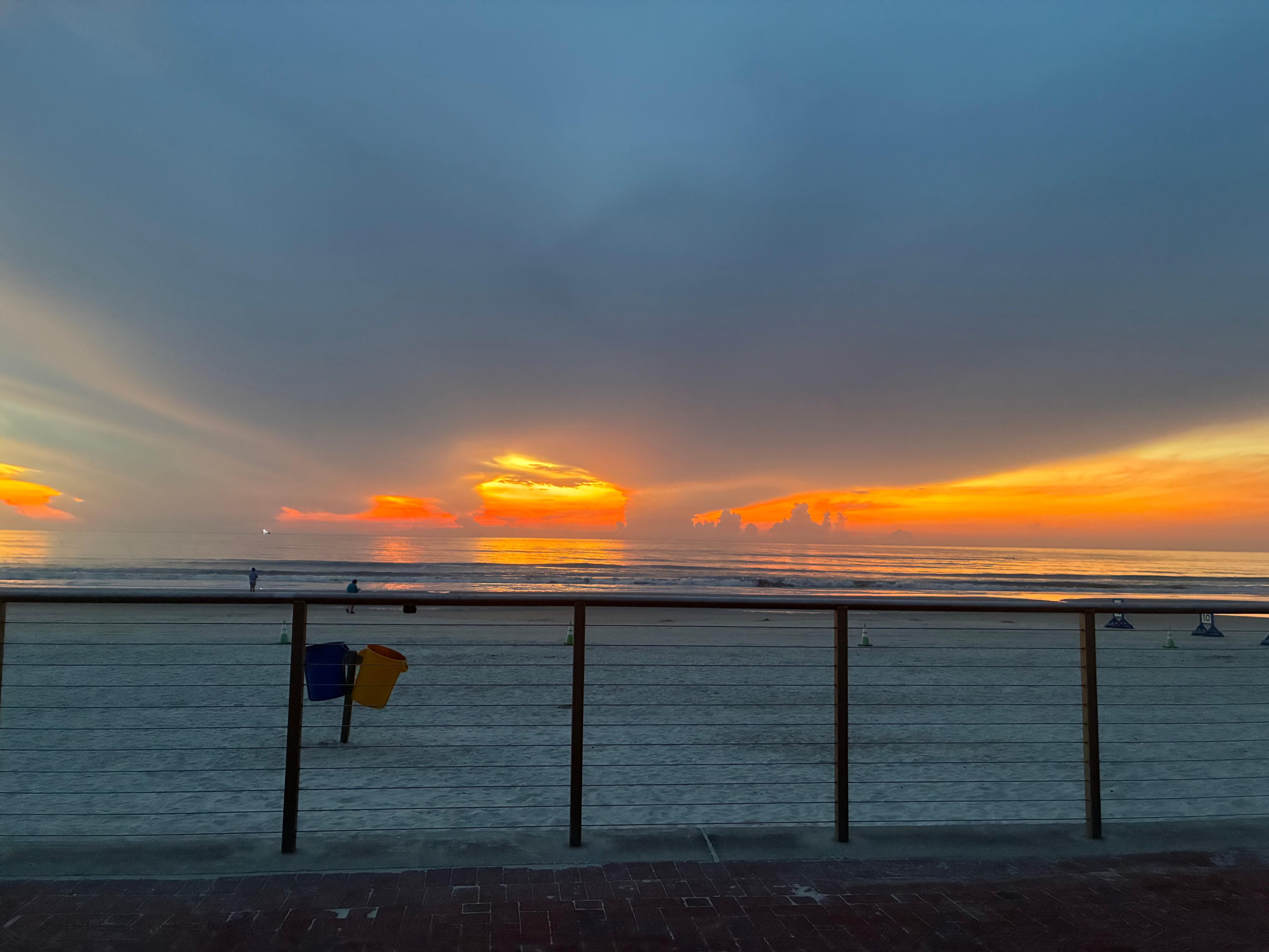 Sunrise Flagger Ave