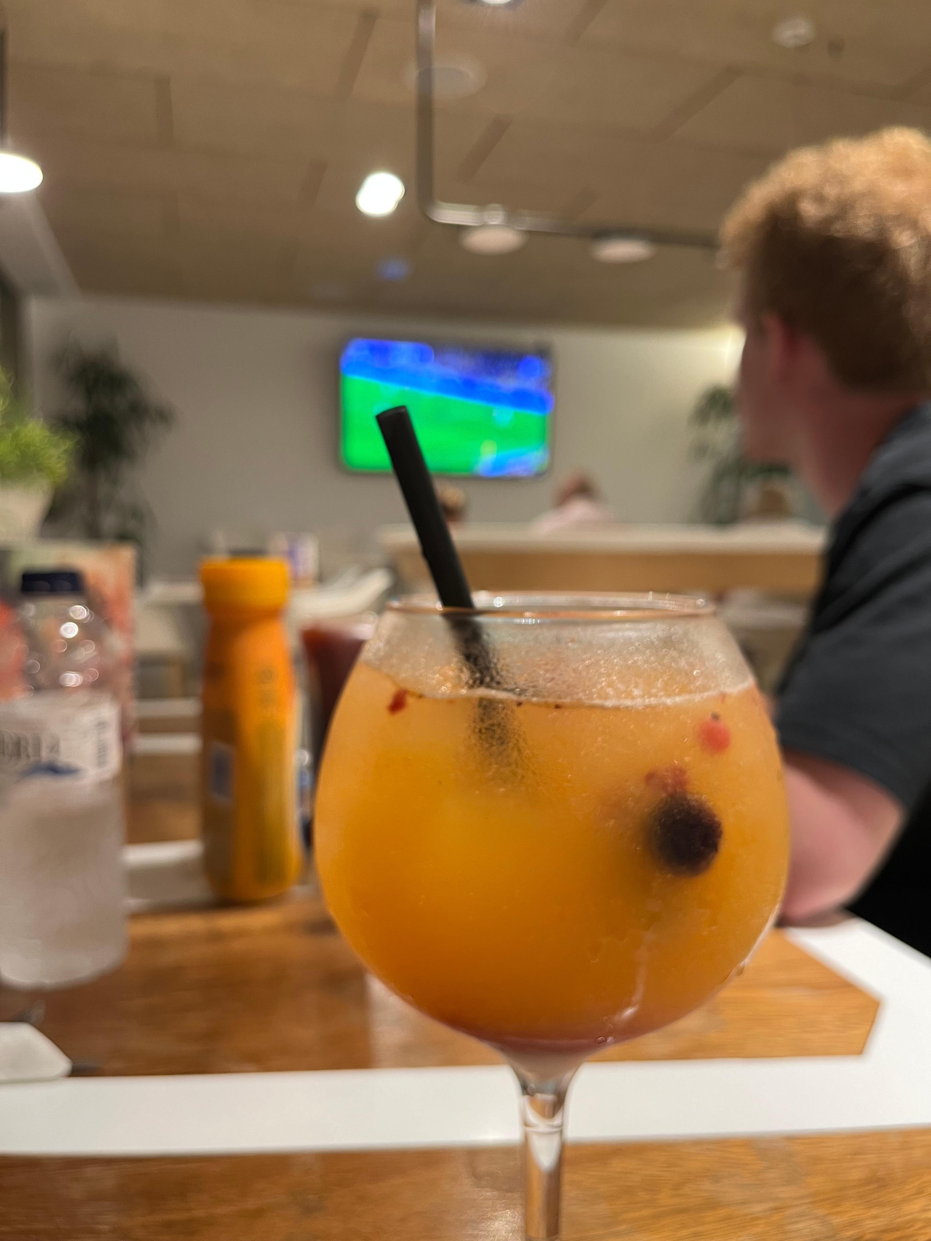 Fodbold i restauranten 