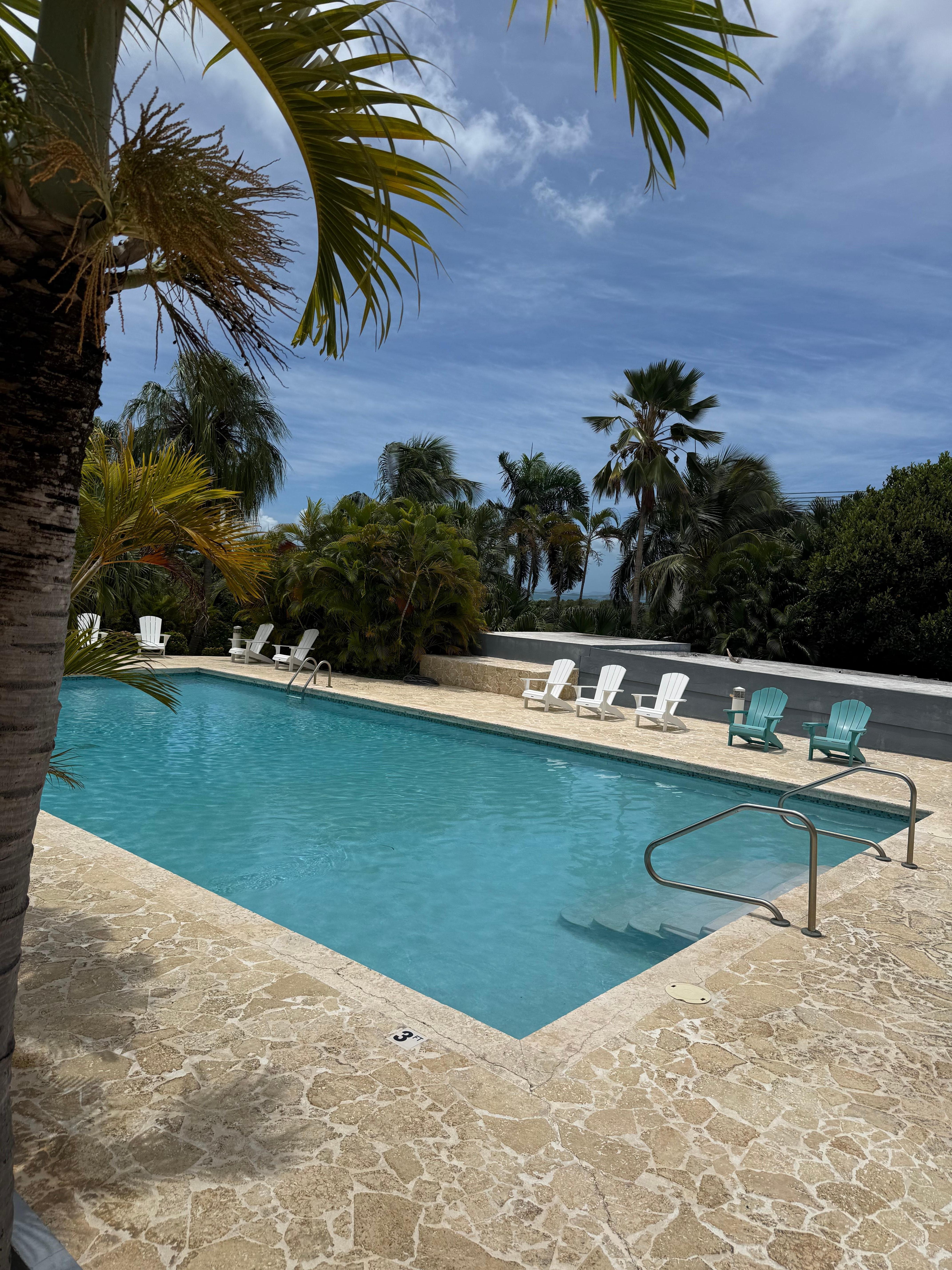 una de las piscinas con terraza ! super relax