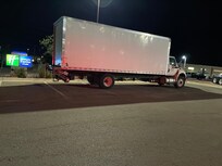 Ocupando 7 espacios de estacionamiento!!!