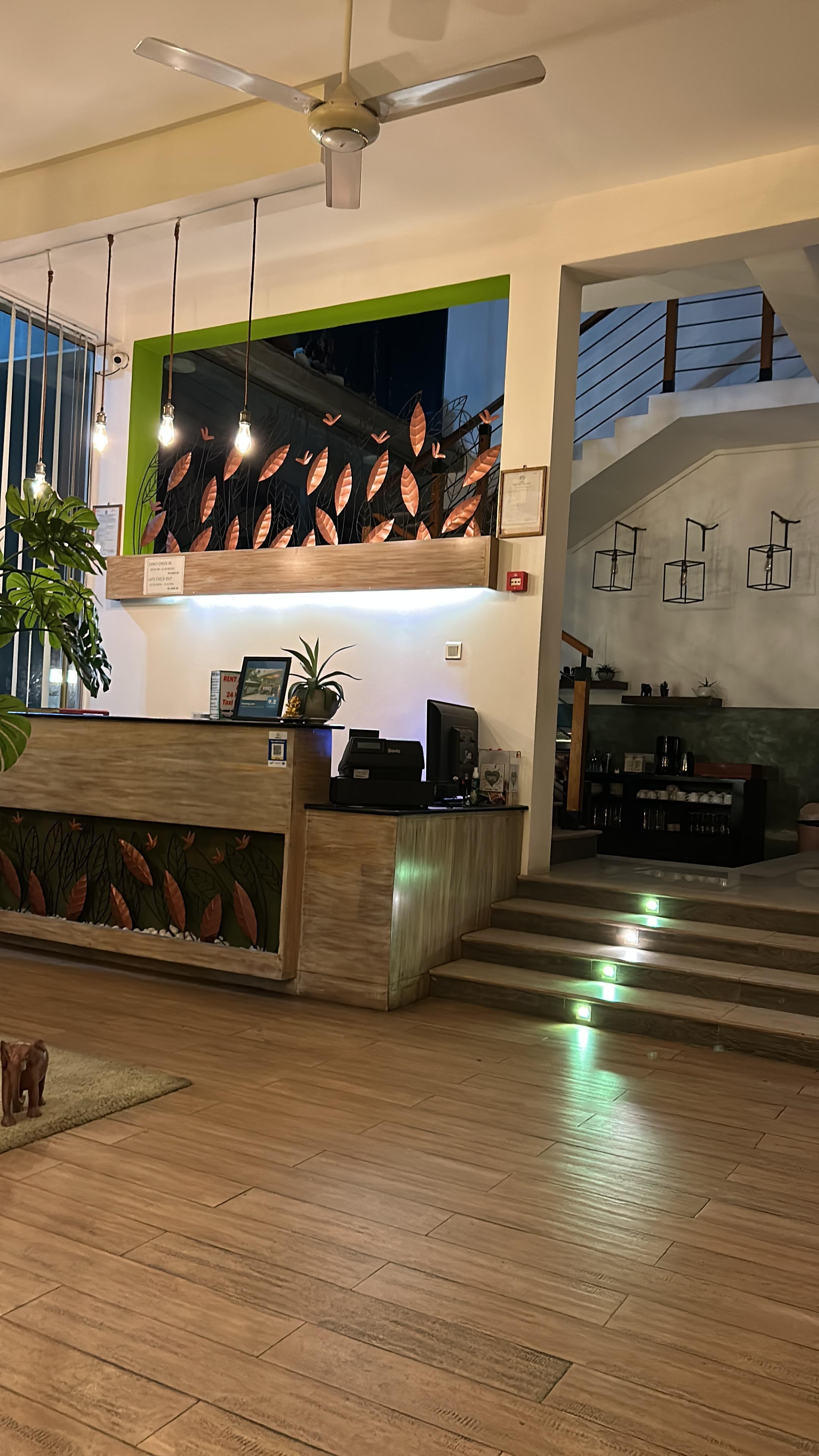 Entrance Hall before the welcome drink 