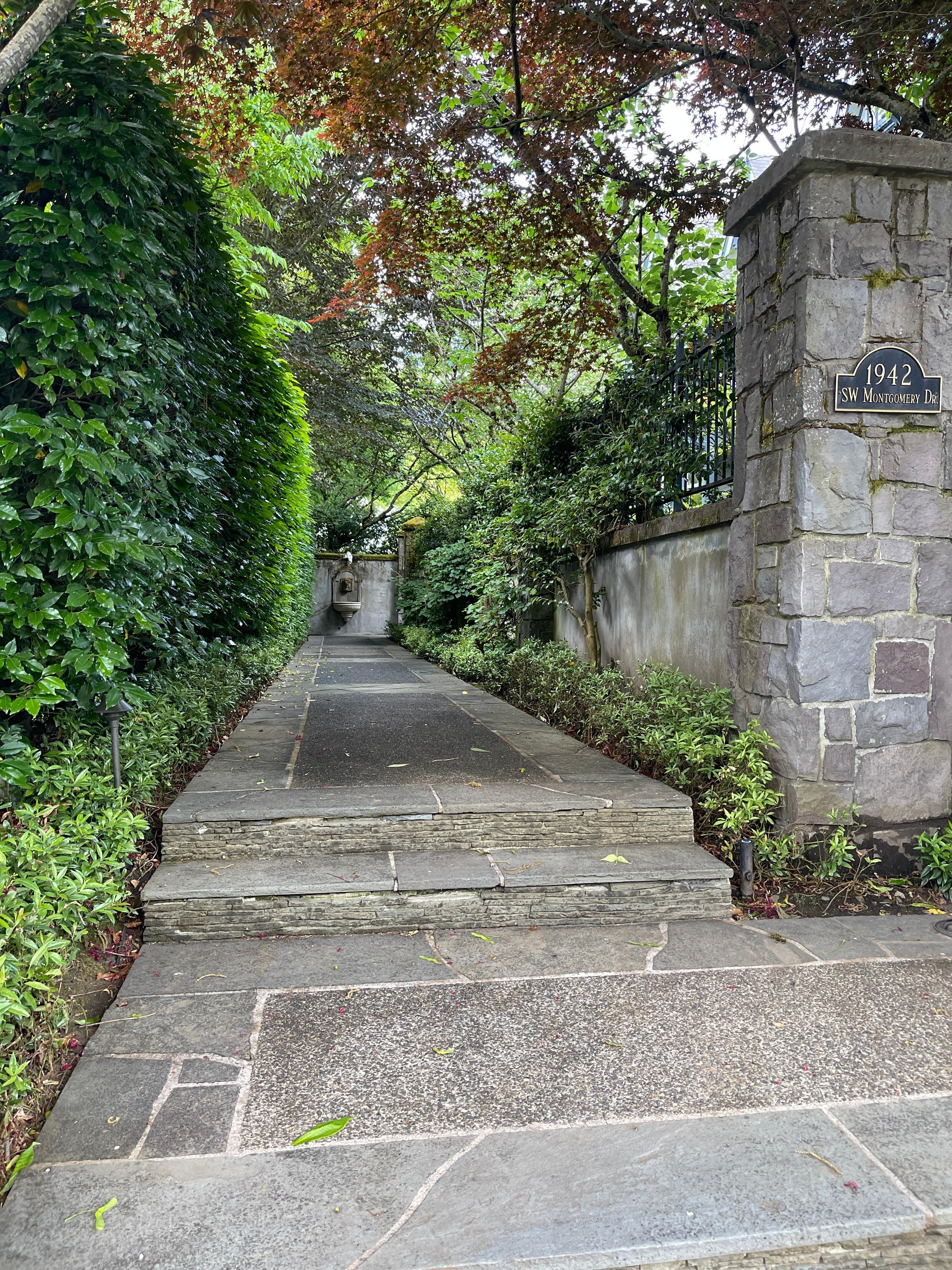 Beautiful neighborhood findings.