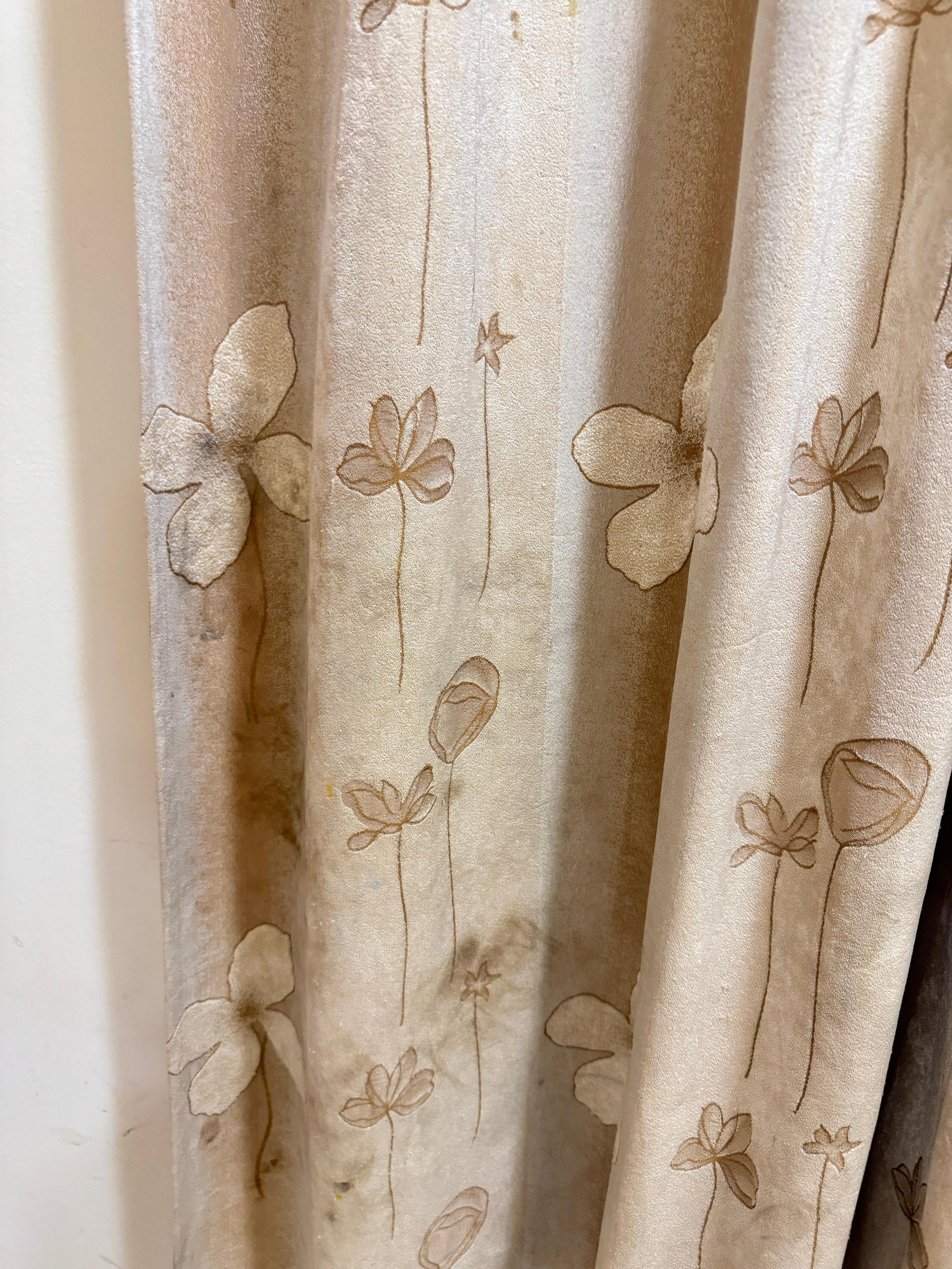 Room curtains was having dirt everywhere 