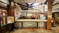 Lobby bar