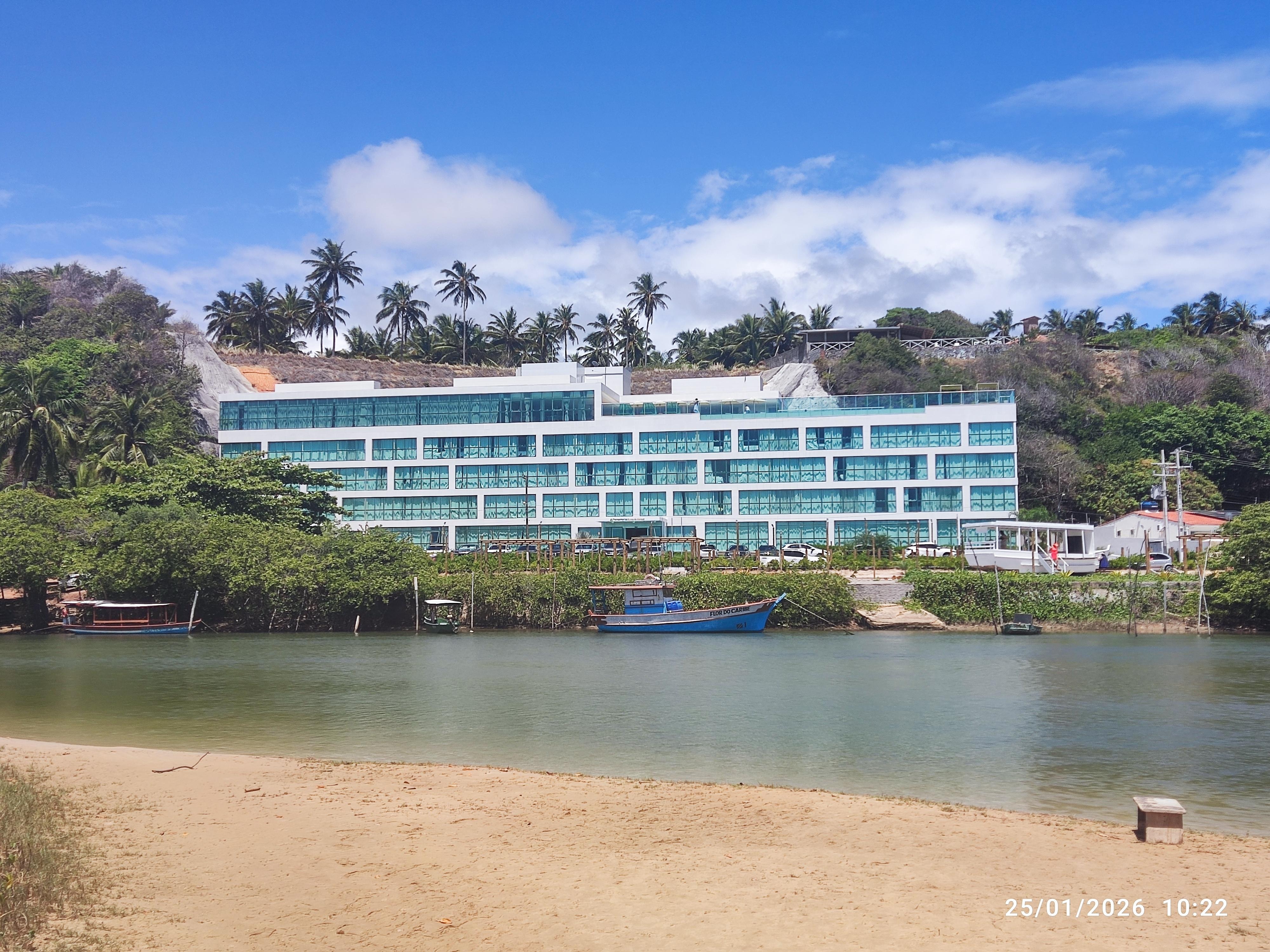 Frente do Hotel, todos os quartos vista mar 